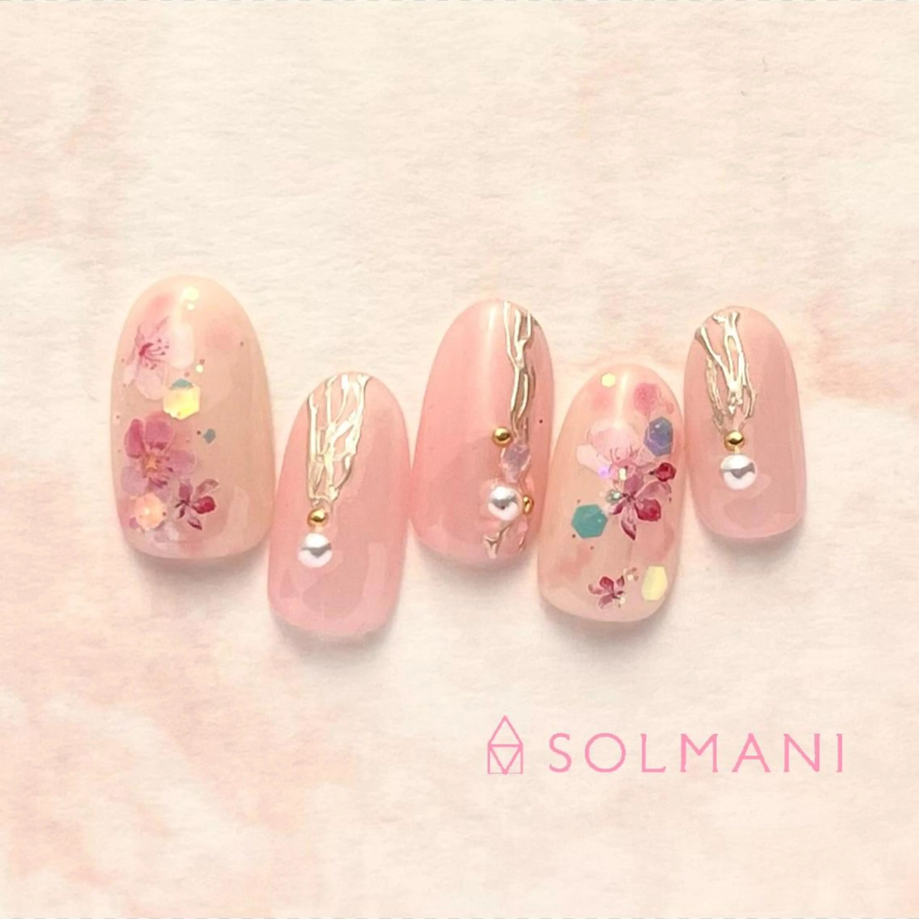 ネイル 桜ネイル SOLMANI 予約担当のネイルデザイン