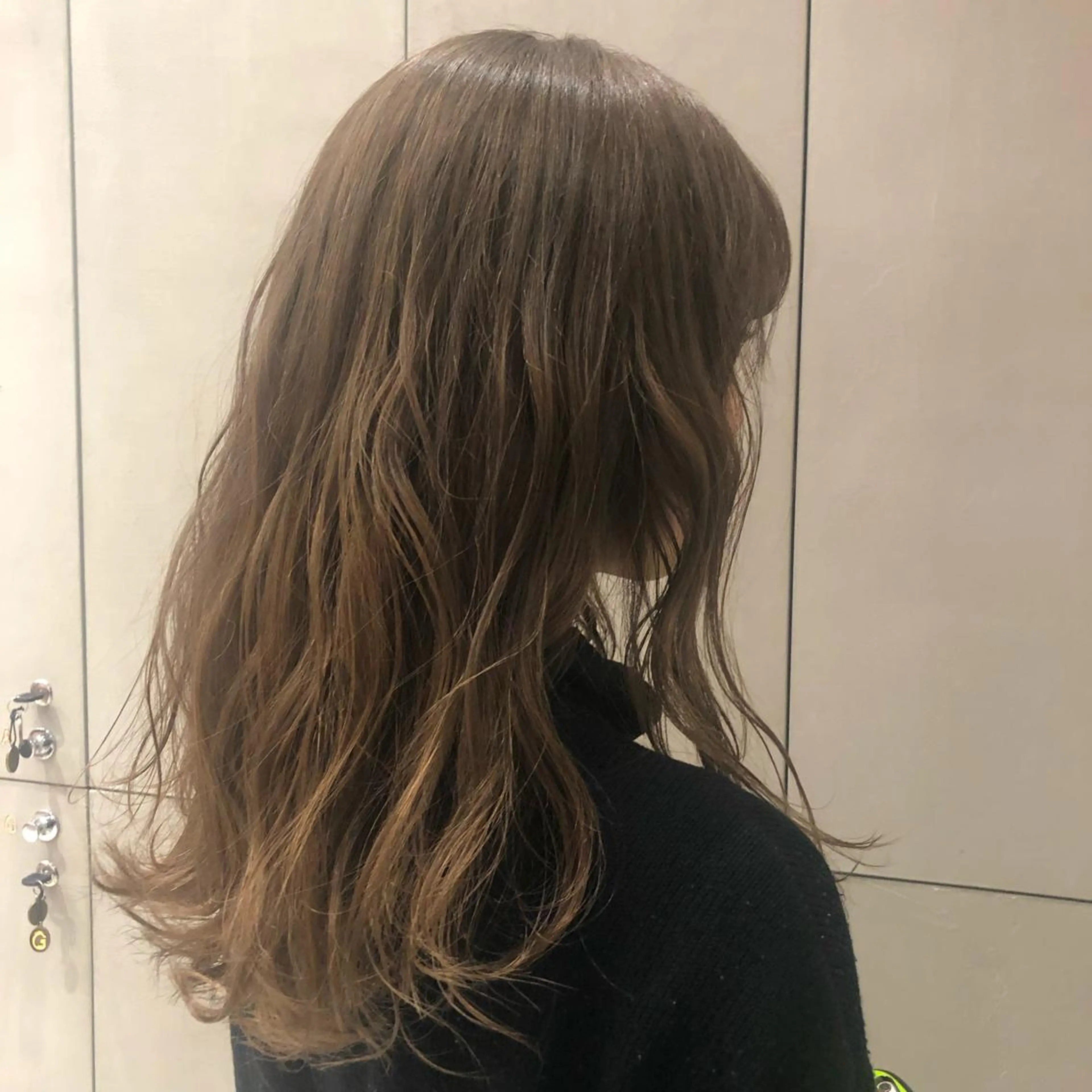 ロング カラー ベージュカラー 古屋 花織のヘアスタイル