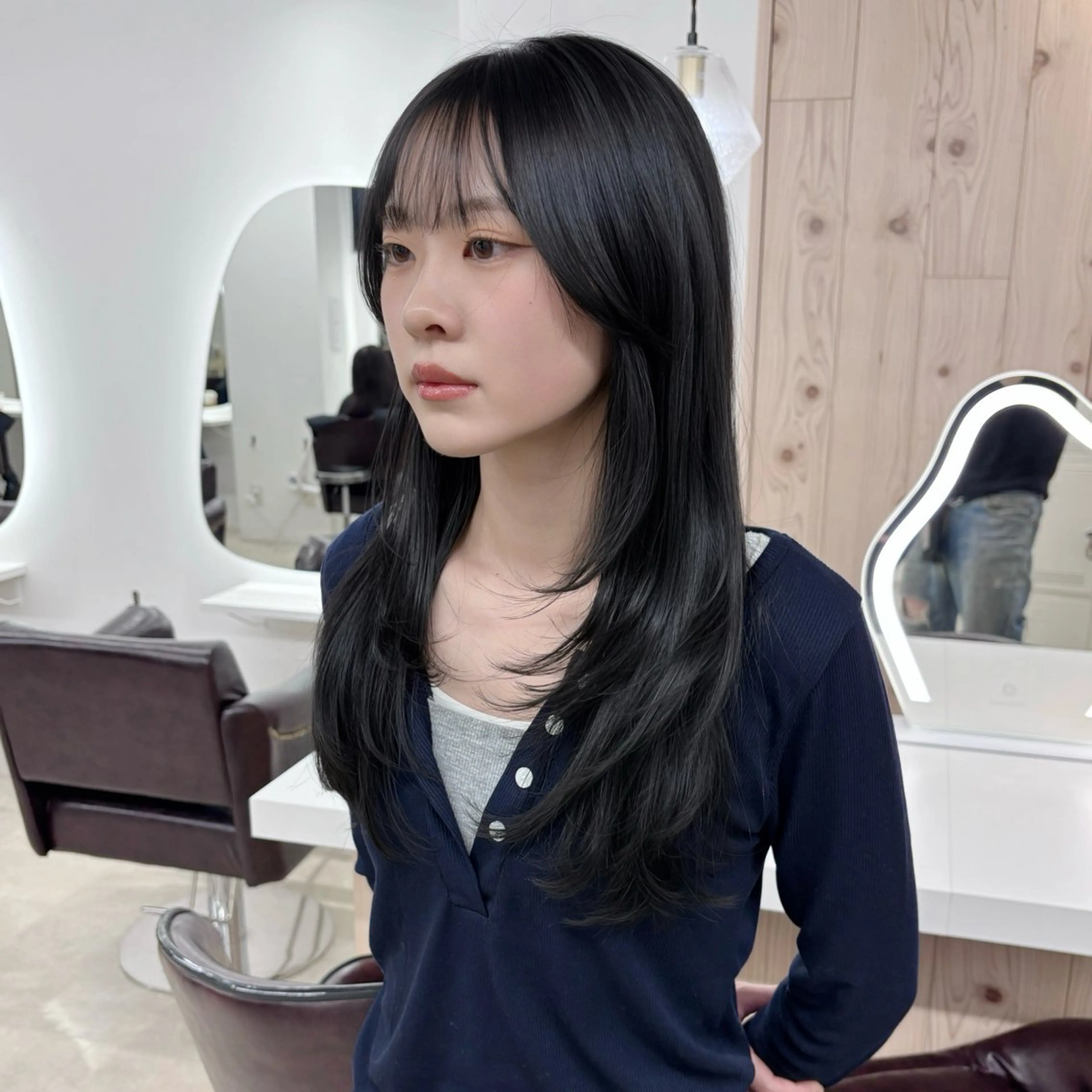 セミロング カラー レイヤーカット カット ヘアカラー トリートメント 韓国ヘア/髪質改善/ レイヤー/ブラウンのヘアスタイル