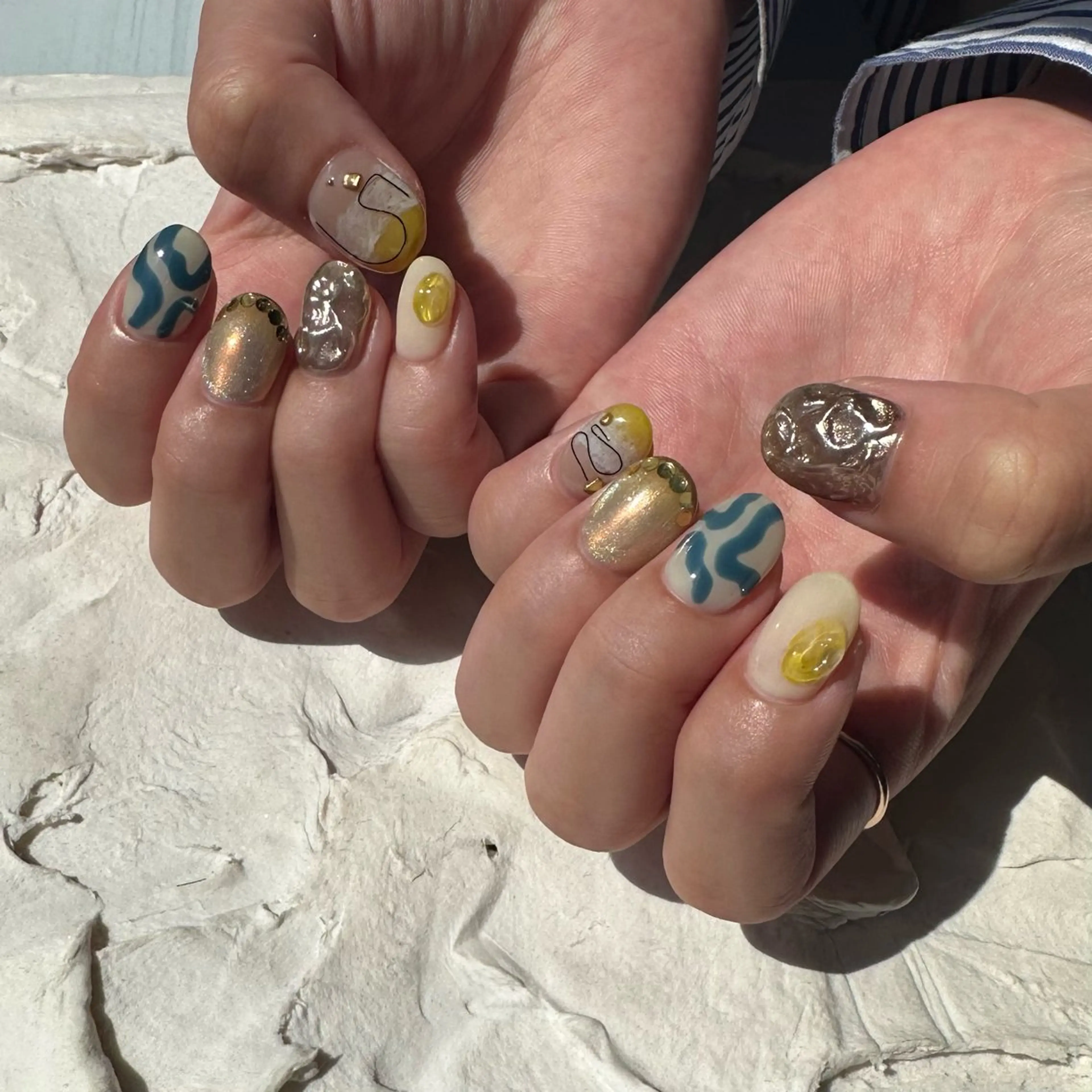 ネイル マグネットネイル ニュアンスネイル ハンドネイル Natsuko 🐥のネイルデザイン