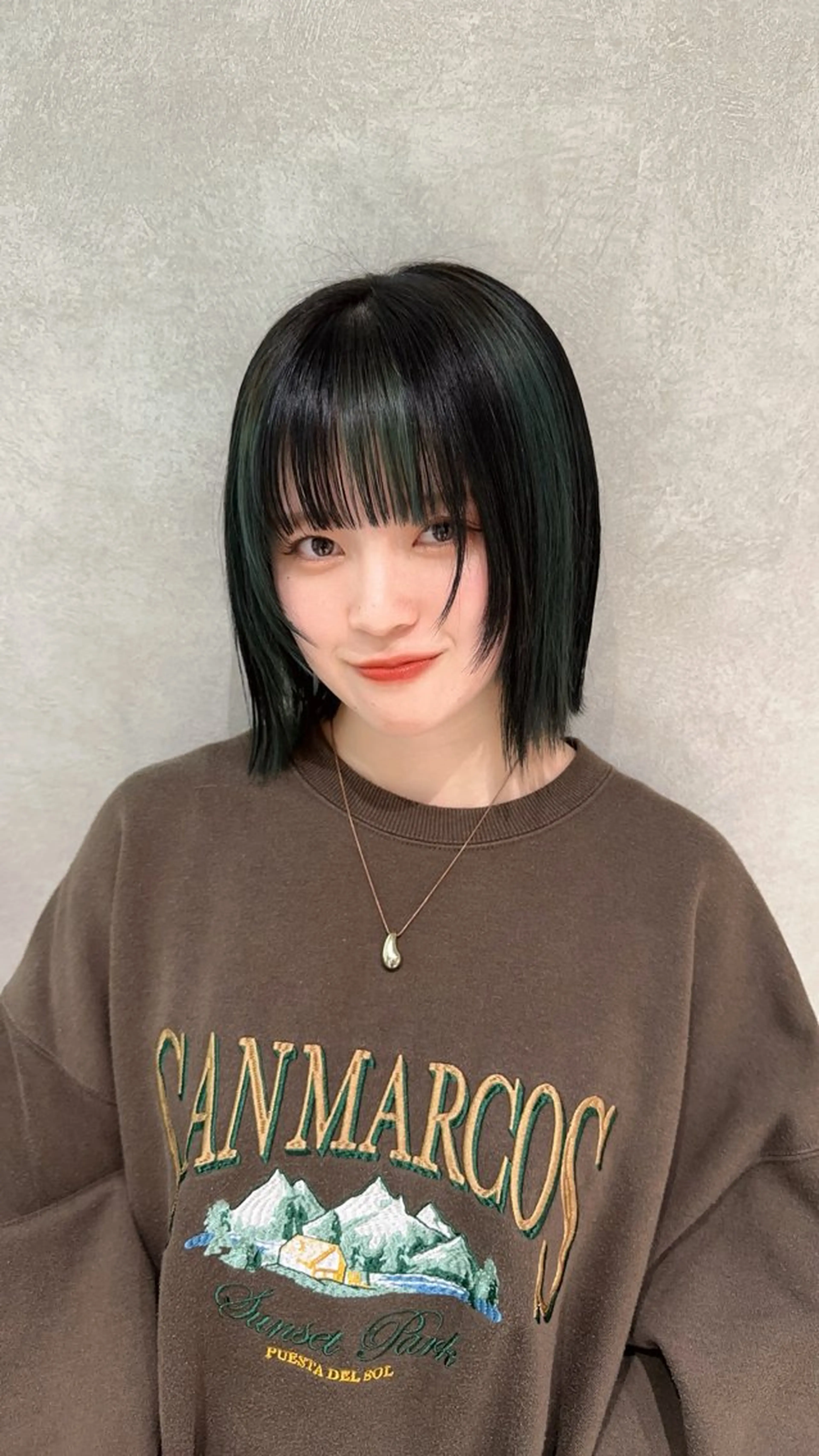 ミディアム カラー regalo 森重ユウのヘアスタイル