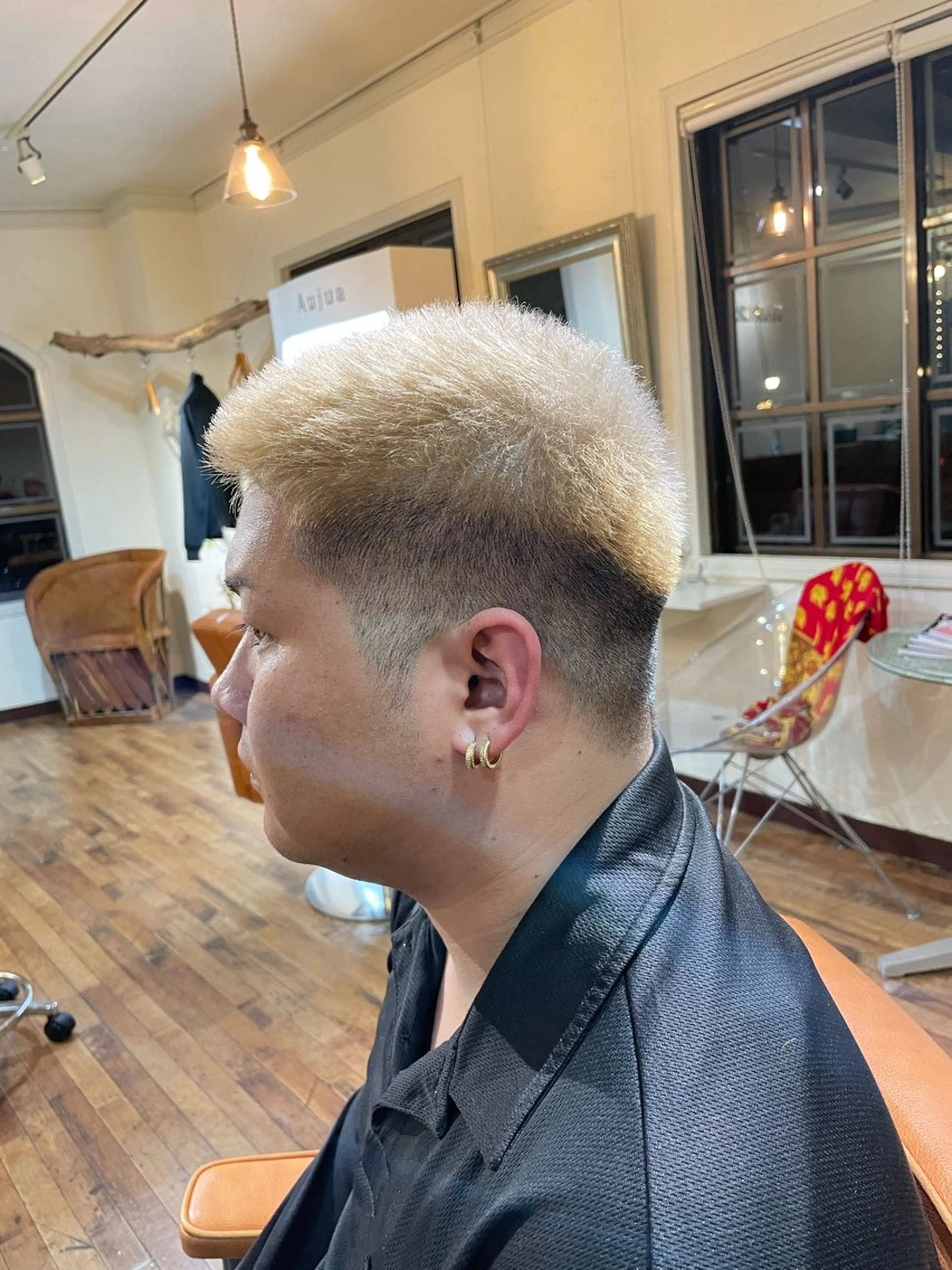 ショート カラー メンズ 西岡 勇人のヘアスタイル