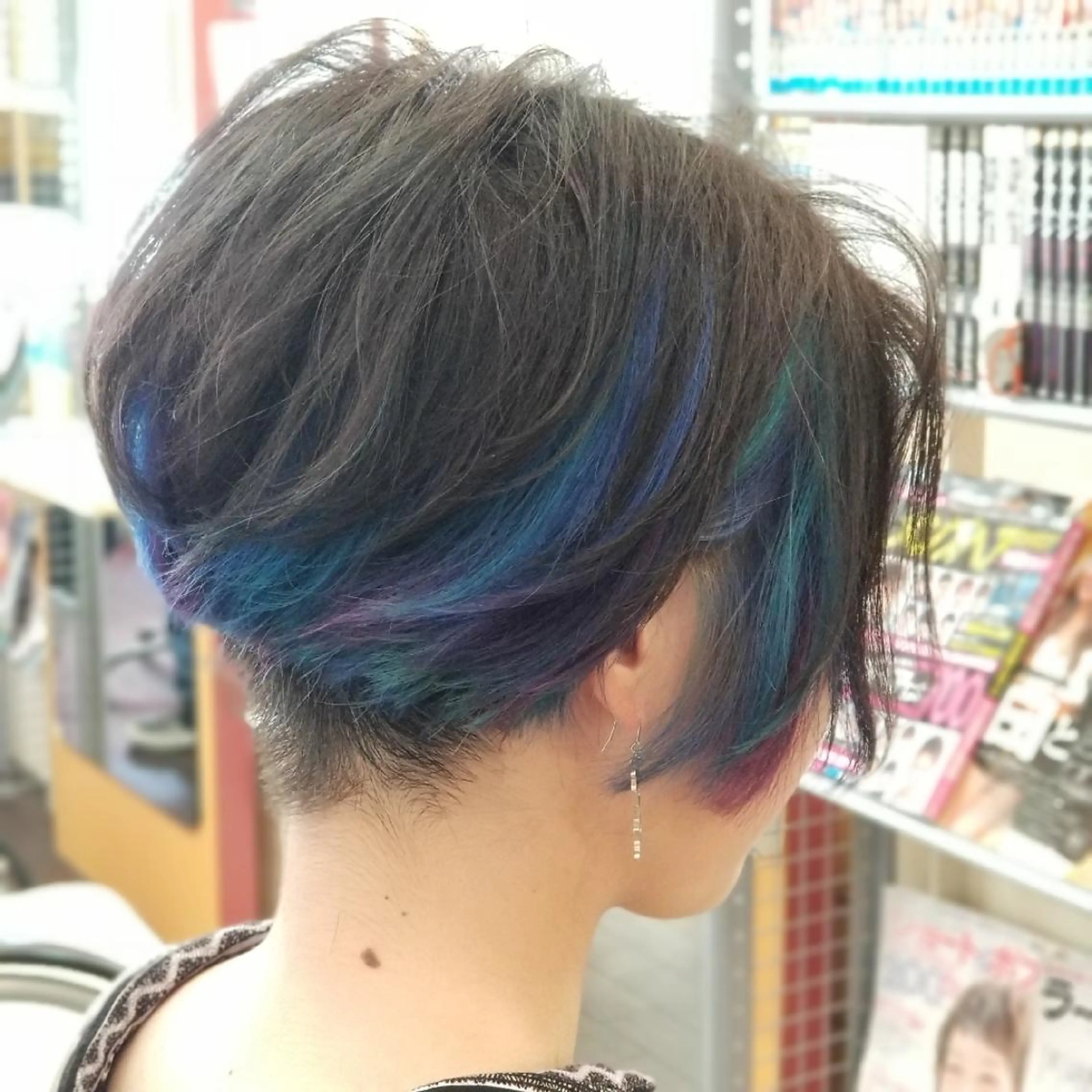 ショート カラー ブリーチ ユニコーンカラー ヘアカラー トリートメント 植田 /エクステ /ブリーチ/髪質改善のヘアスタイル