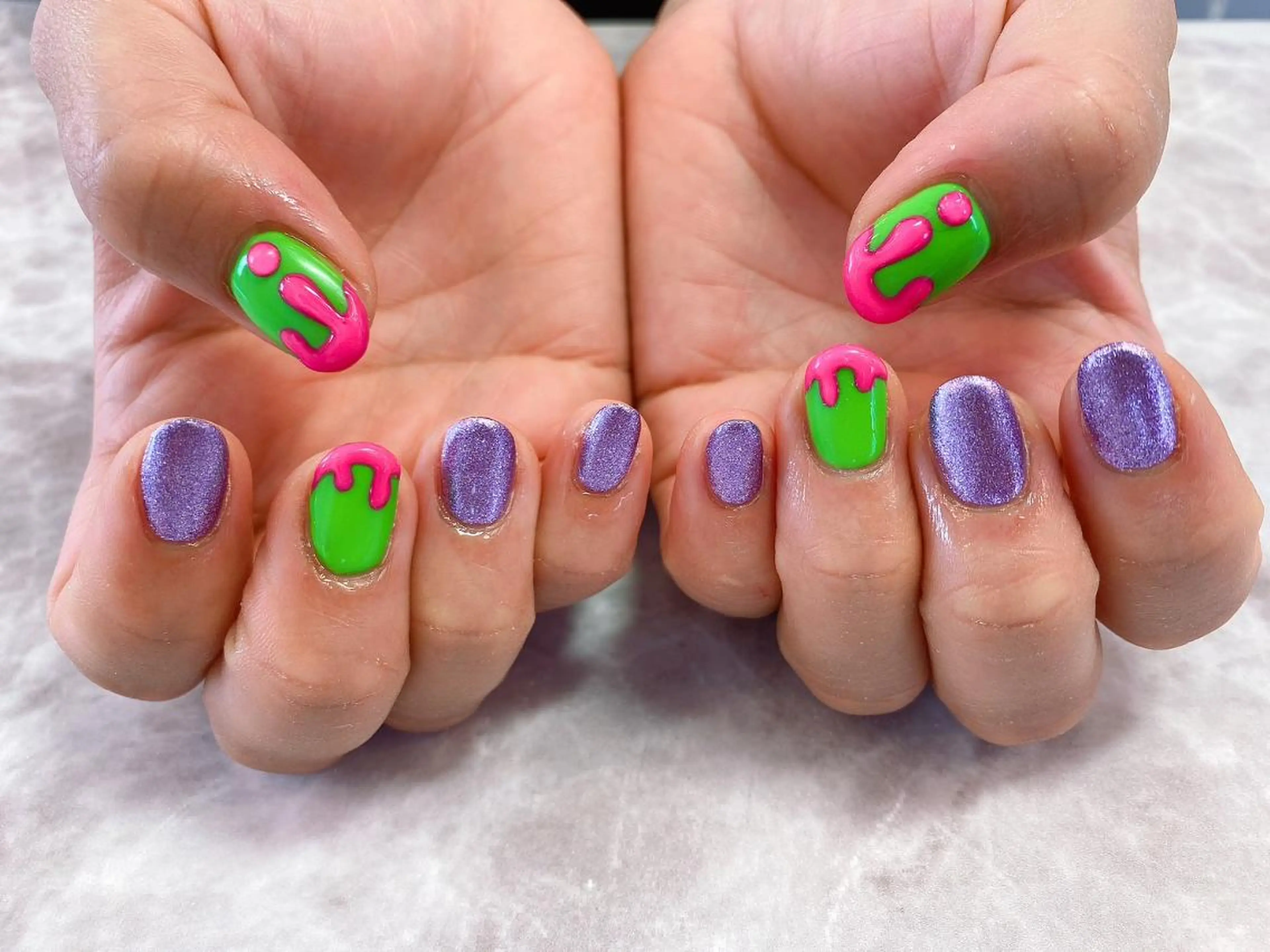 ネイル ネイルリボン 受付スタッフのネイルデザイン