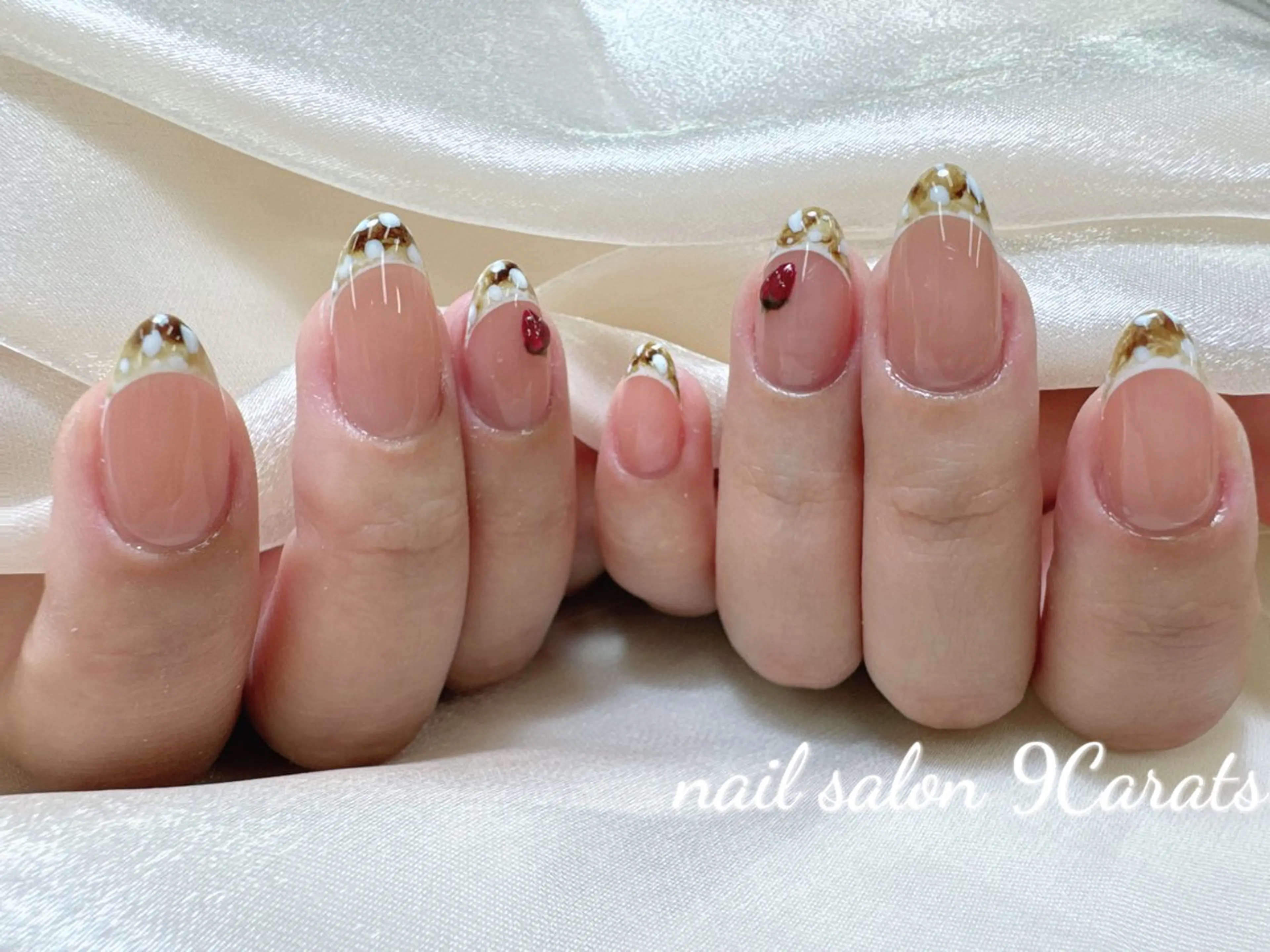 ネイル ハンドネイル ハンドケア ネイルサロン 9Carats神田のネイルデザイン
