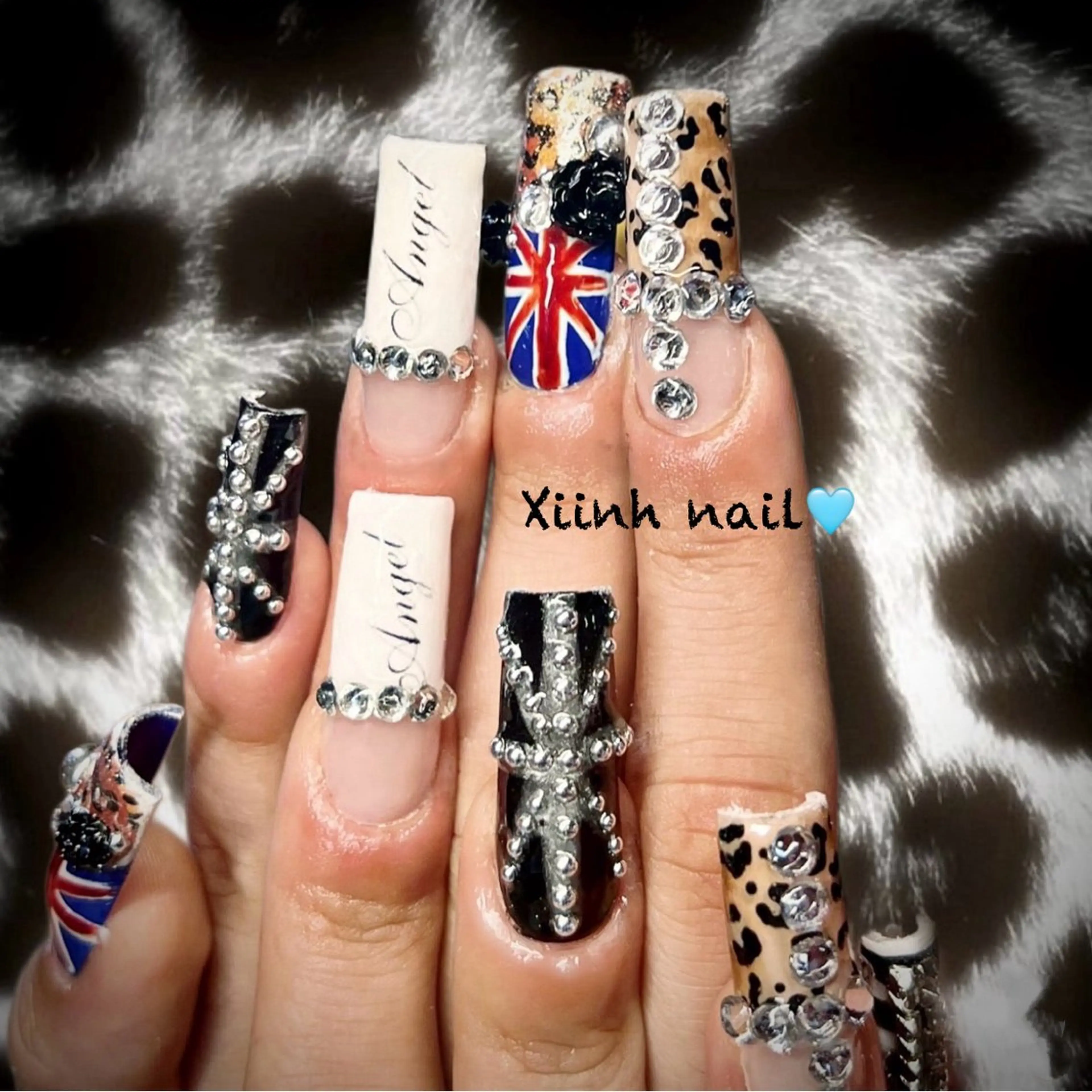 ネイル チークネイル 桜ネイル フットネイル ジェルネイル ハロウィン XIINH NAIL SALONのネイルデザイン