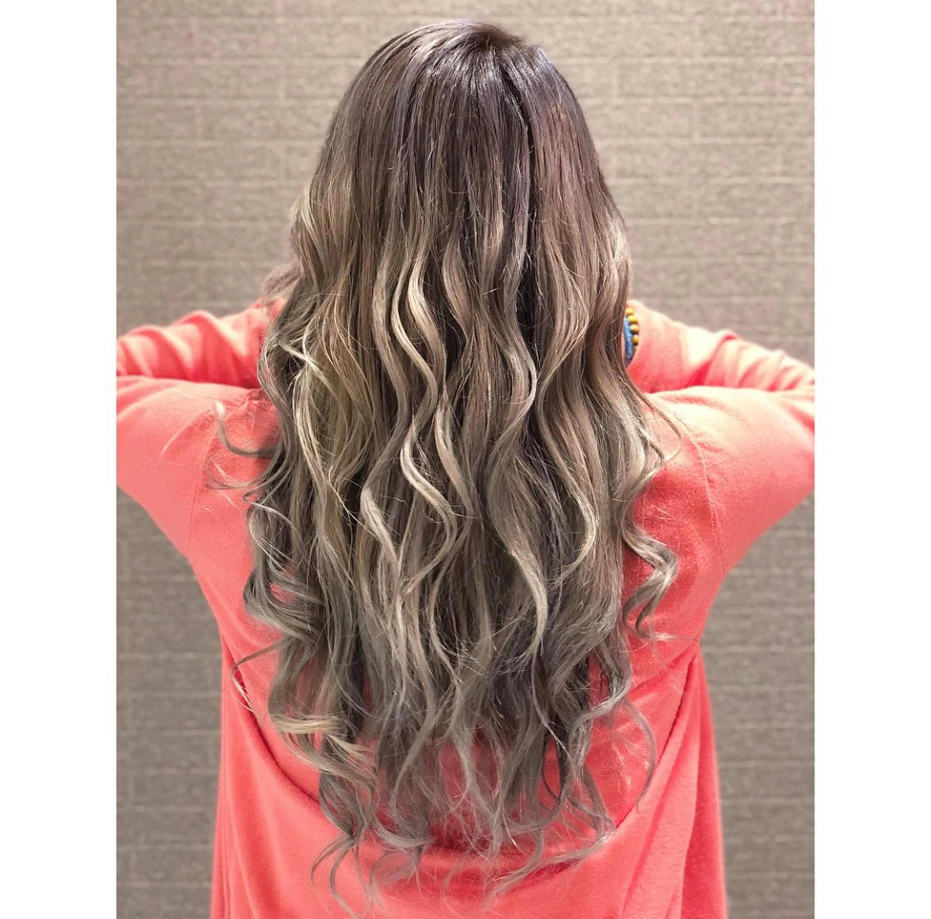 ロング カラー ヘアアレンジ バレイヤージュ デザインカラー グラデーションカラー ハイライトカラー ハイトーンカラー アンドウ ユウ/ レイヤーカット/韓国のヘアスタイル