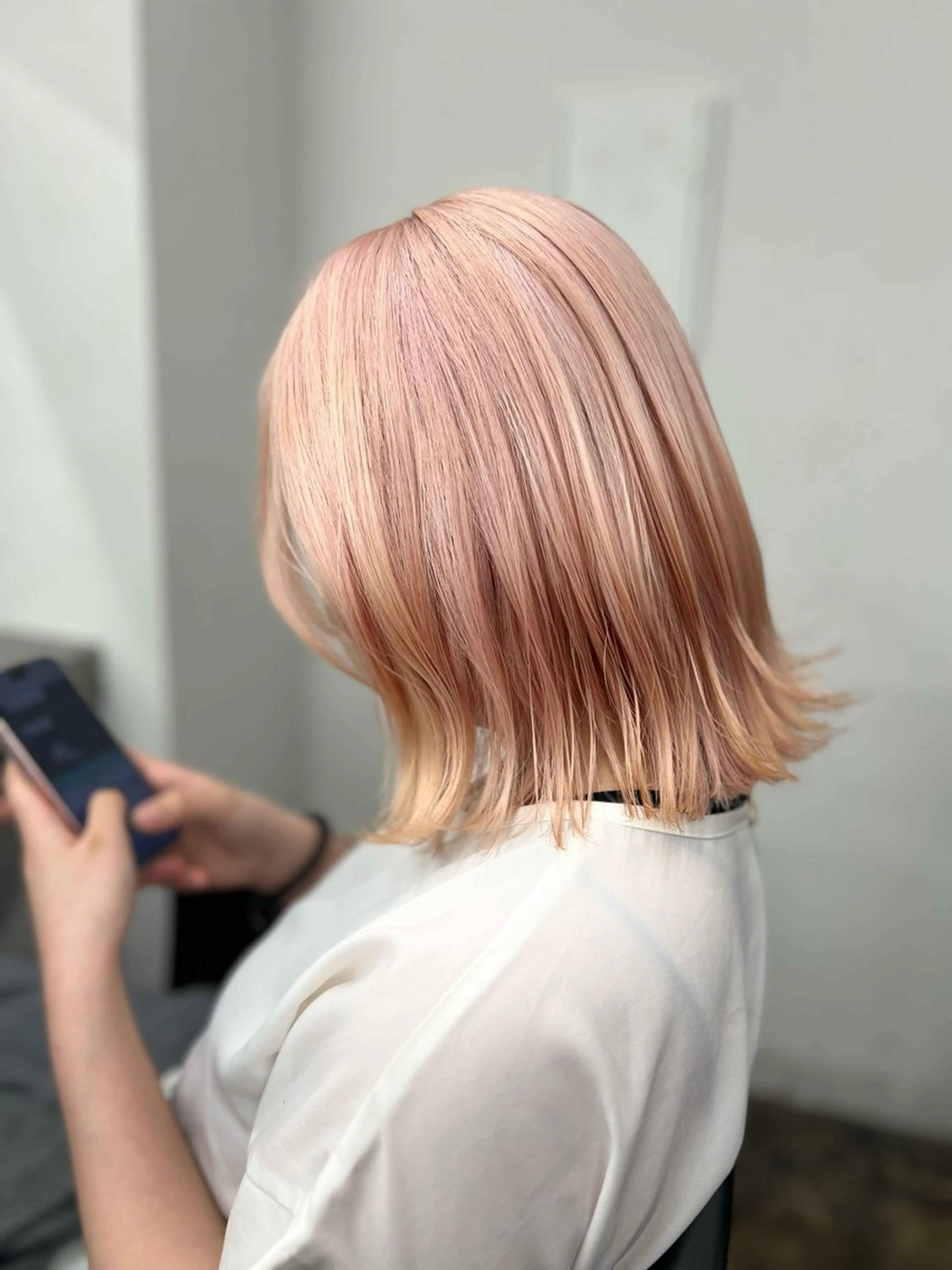 セミロング カラー ピンクカラー カット ヘアカラー ADLLA.アドラ所属・ADLLA.新宿/ 美髪/艶髪/栗原🦋のヘアスタイル