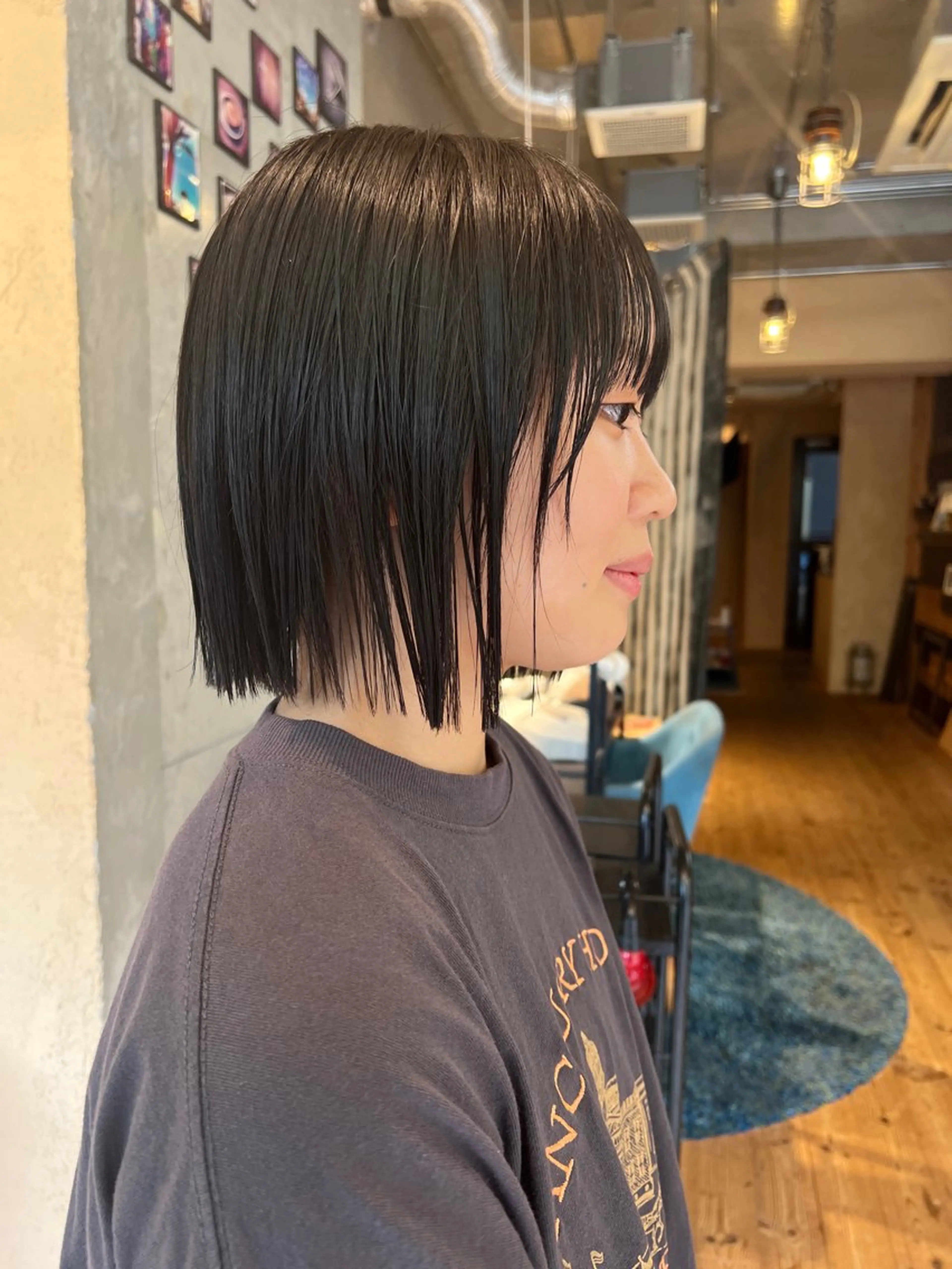 ミディアム ボブ 天使の羽バング・フェザーバング 髪質改善 ヨシンモリ 韓国風ヘア カット ヘアカラー BEACH HAIR&NAIL所属・両国駅徒歩1分⭐️ アイロン仕上げのヘアスタイル