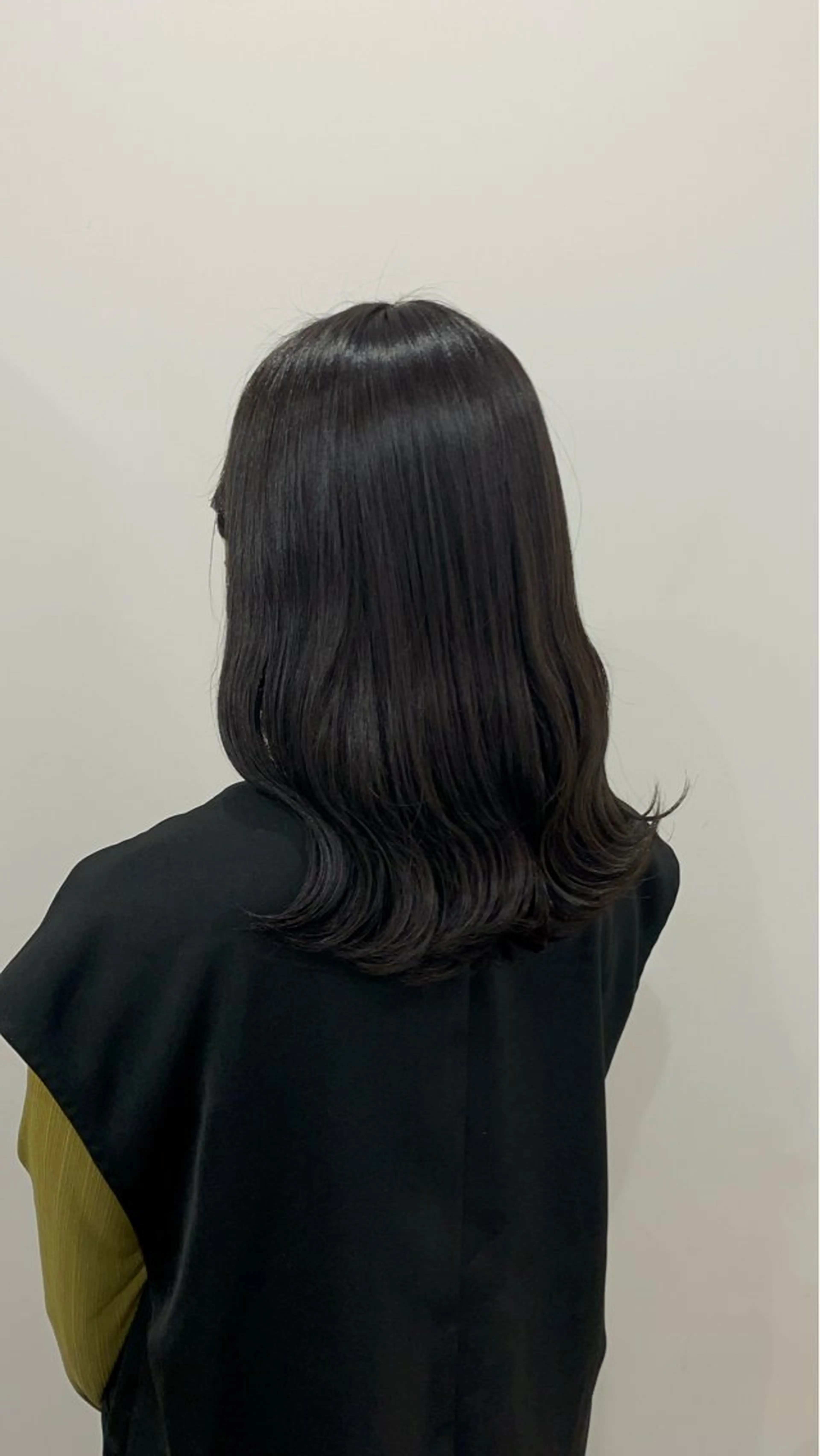 セミロング 学生 カット ヘアカラー トリートメント ニシザカ マナのヘアスタイル