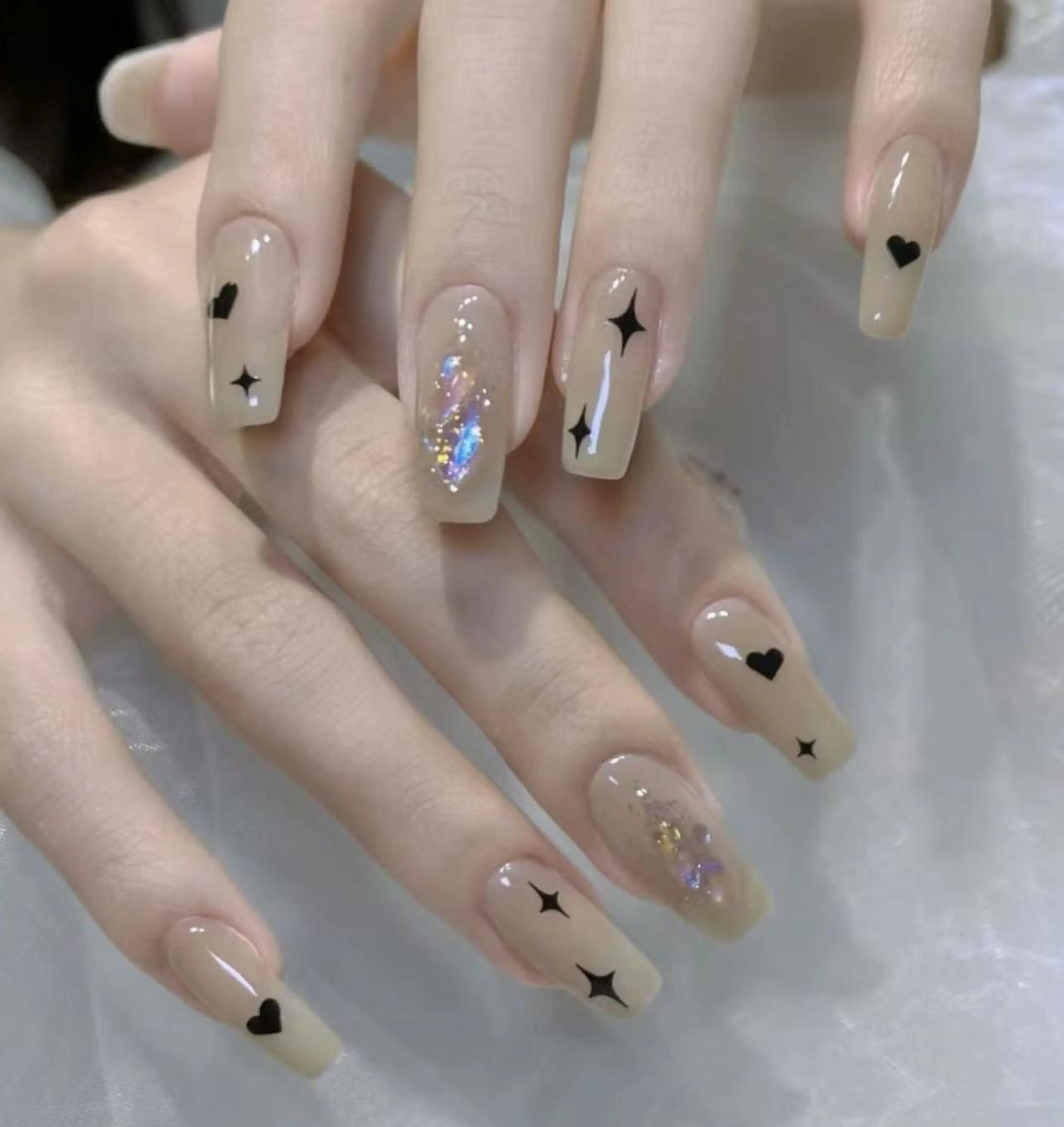 ネイル Queens 榊 まおのネイルデザイン