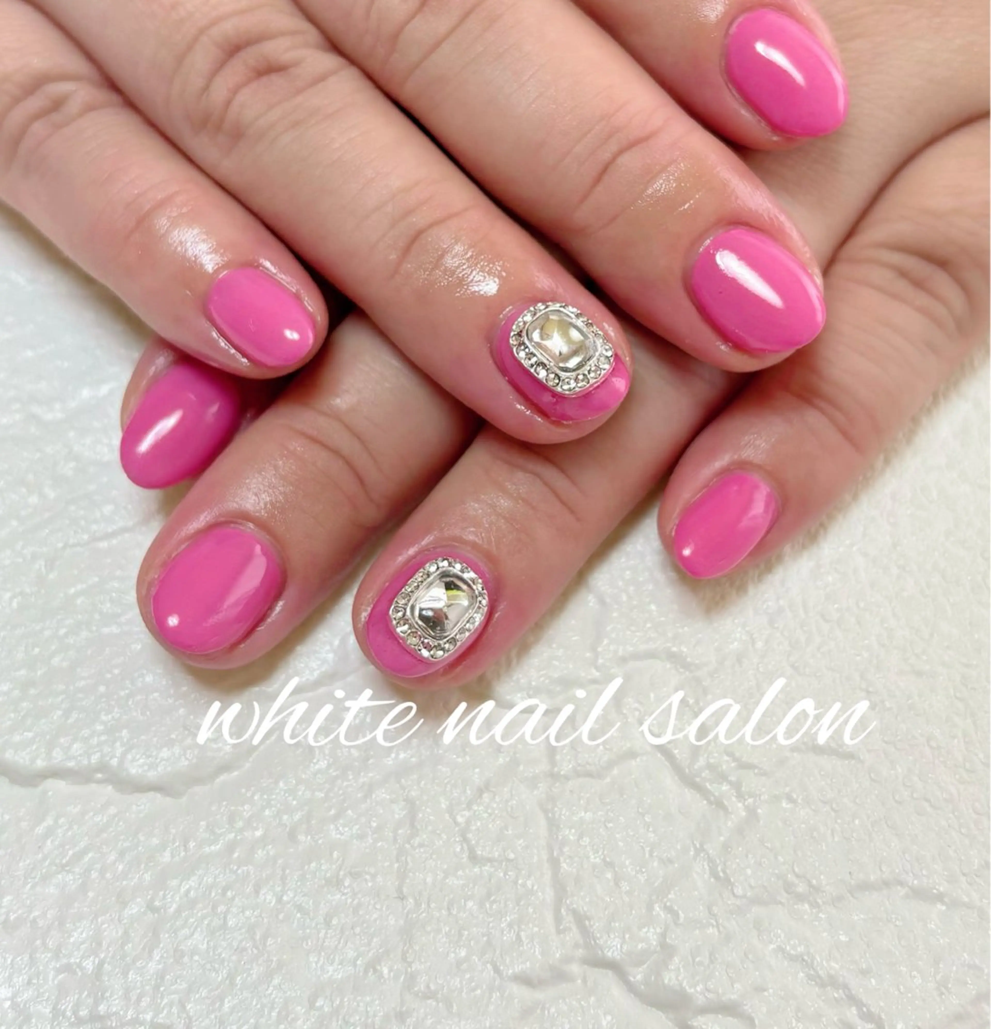 ネイル シンプルネイル ホワイト ハンドネイル white nail salonのネイルデザイン