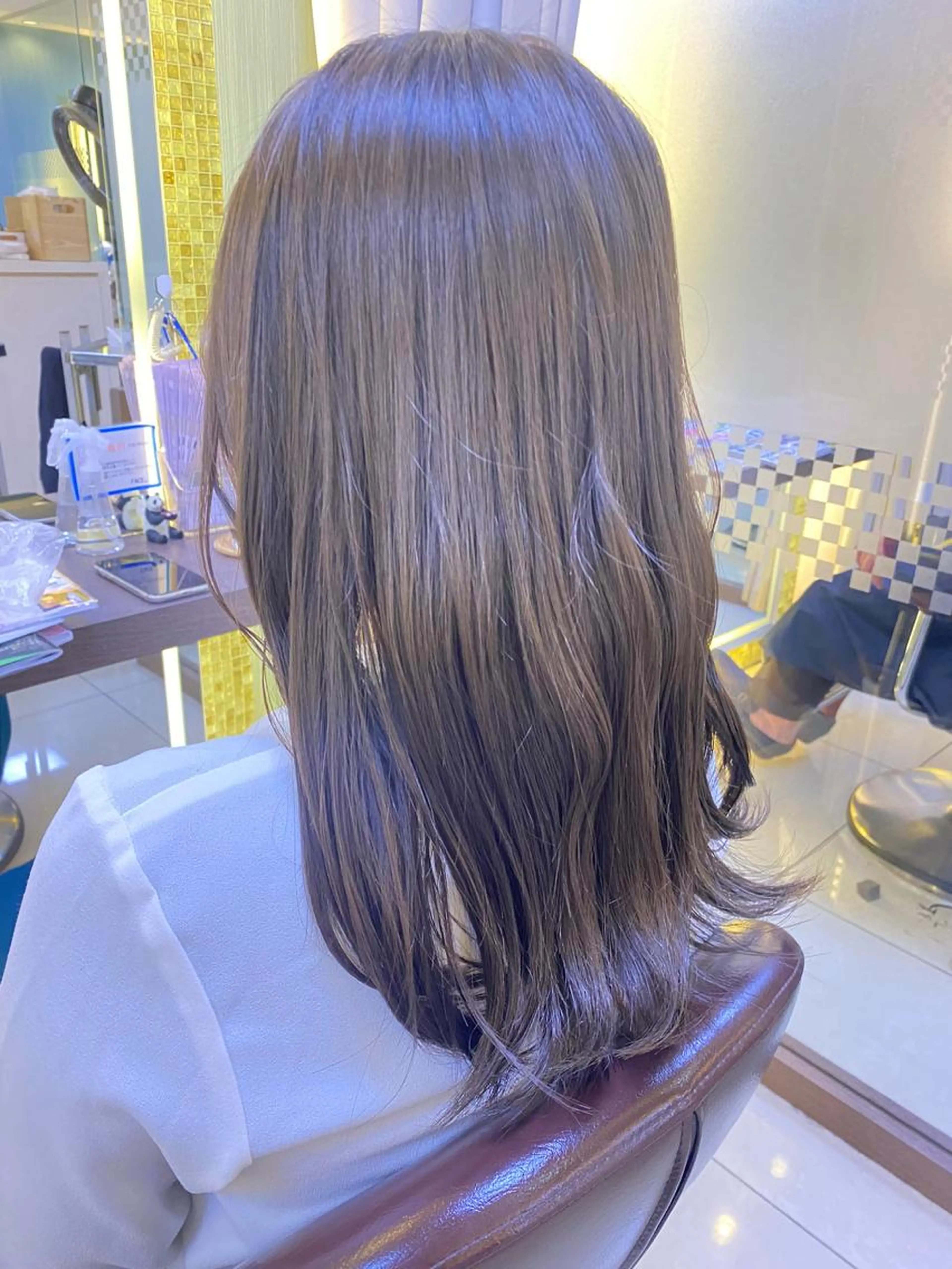 前髪カット＋艶カラーの写真