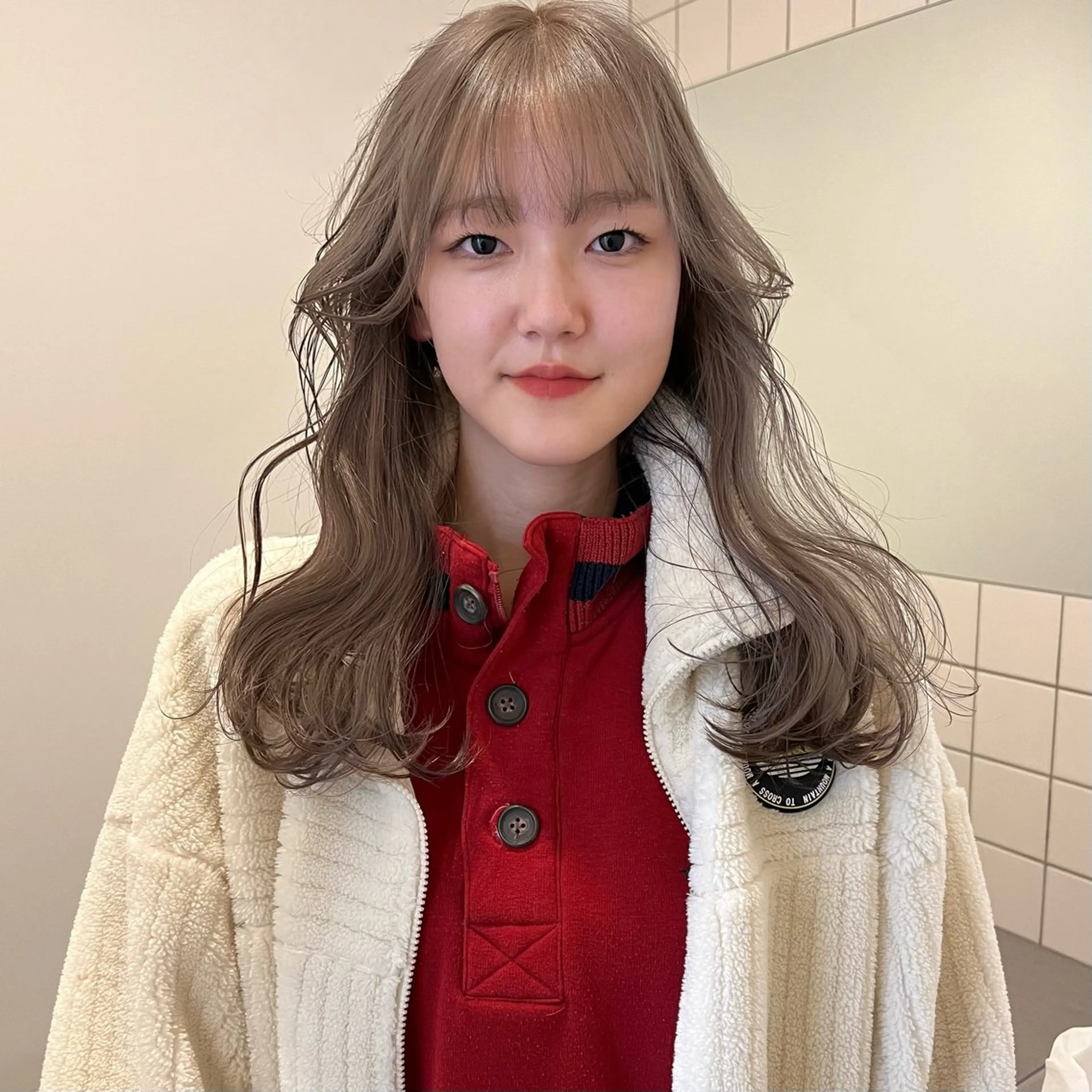 セミロング カラー ベージュカラー ミルクティーベージュ ヘアカラー トリートメント 舟橋耀/ブリーチカラ ー/レイヤーカットのヘアスタイル