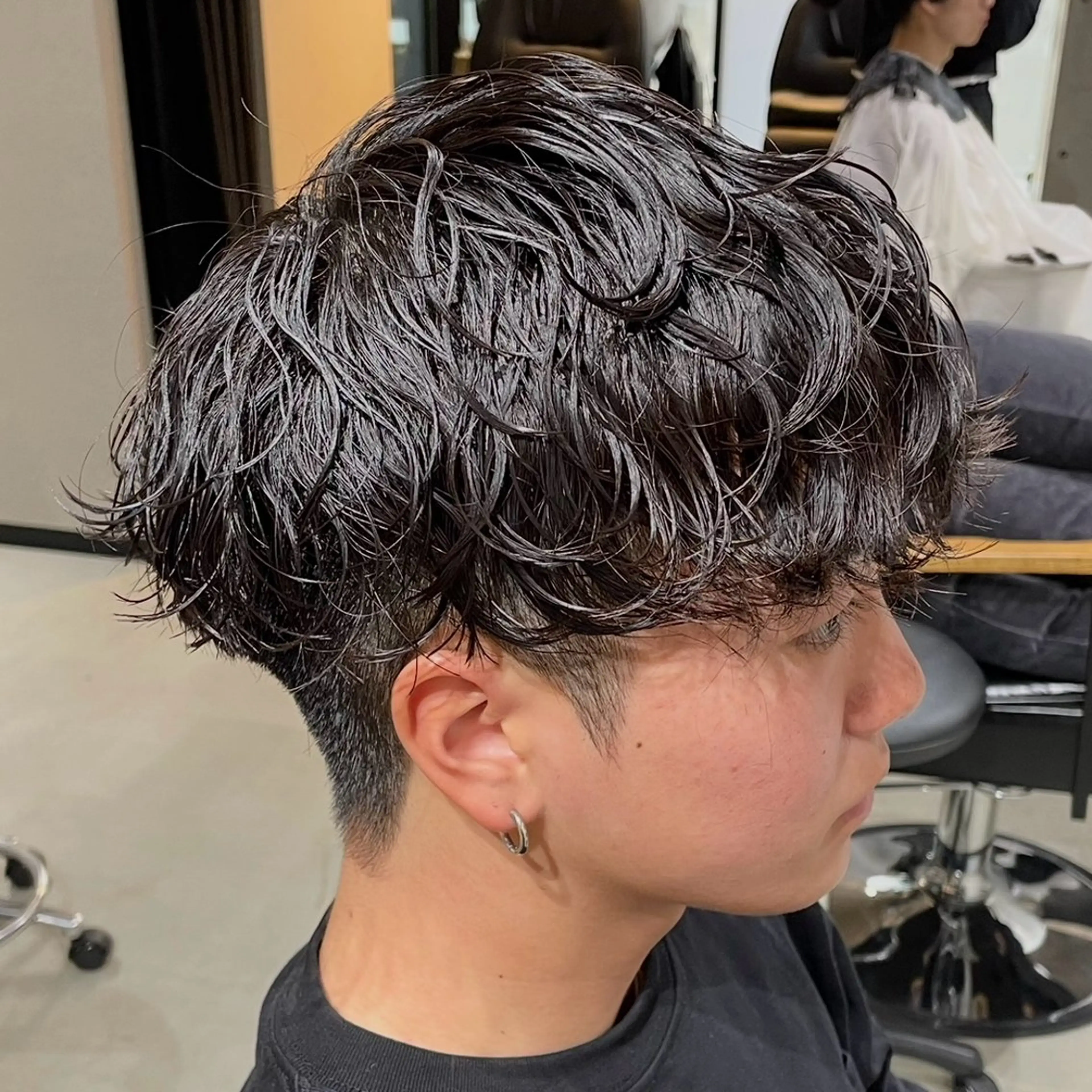 ショート メンズ メンズパーマ 波巻きパーマ 中崎町メンズパーマ/ シャドウ/山下拓実のヘアスタイル