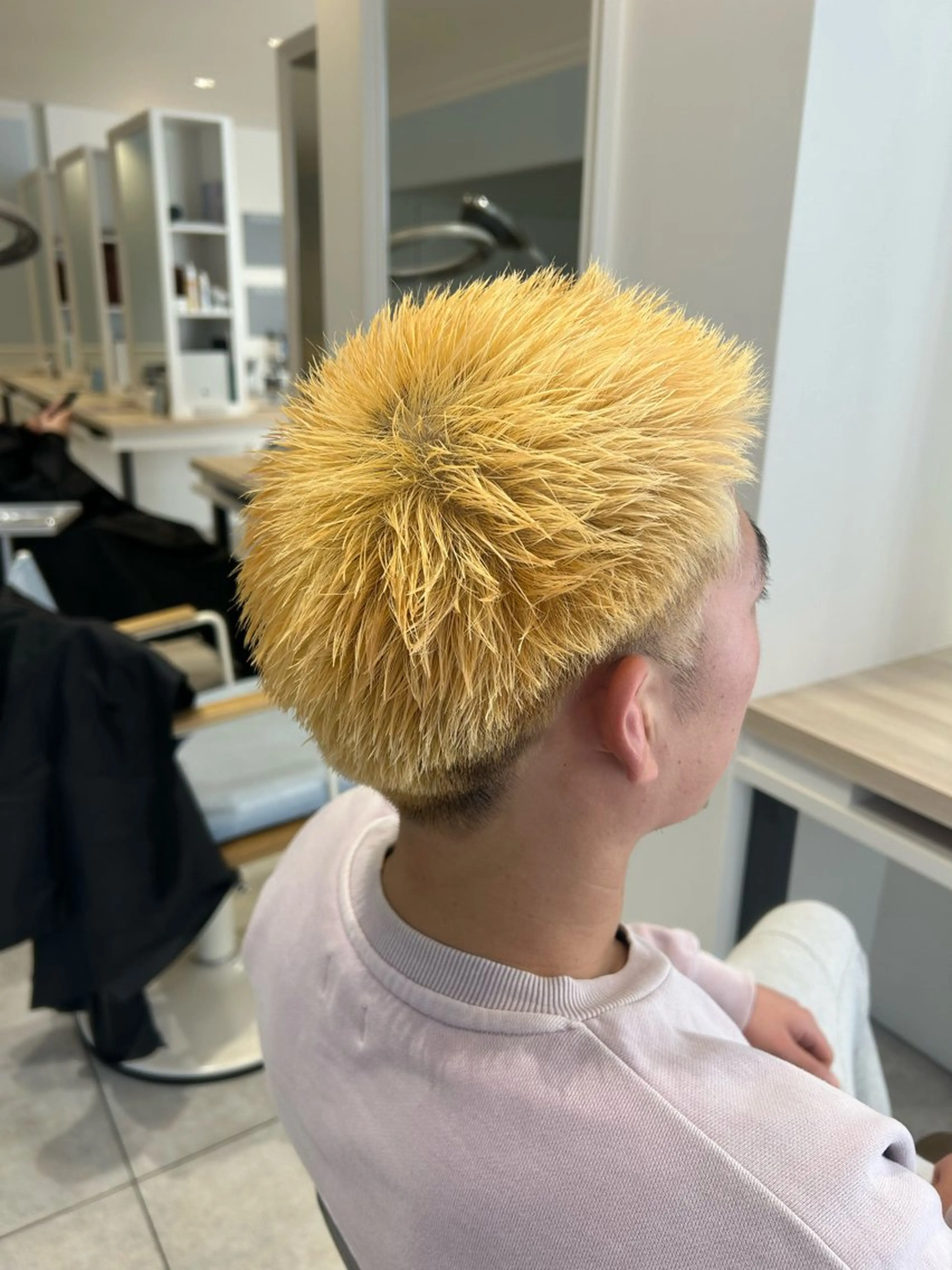 カラー メンズ メンズブリーチ ブリーチ 《.Xian》ミサキ /艶髪/メンズパーマのヘアスタイル