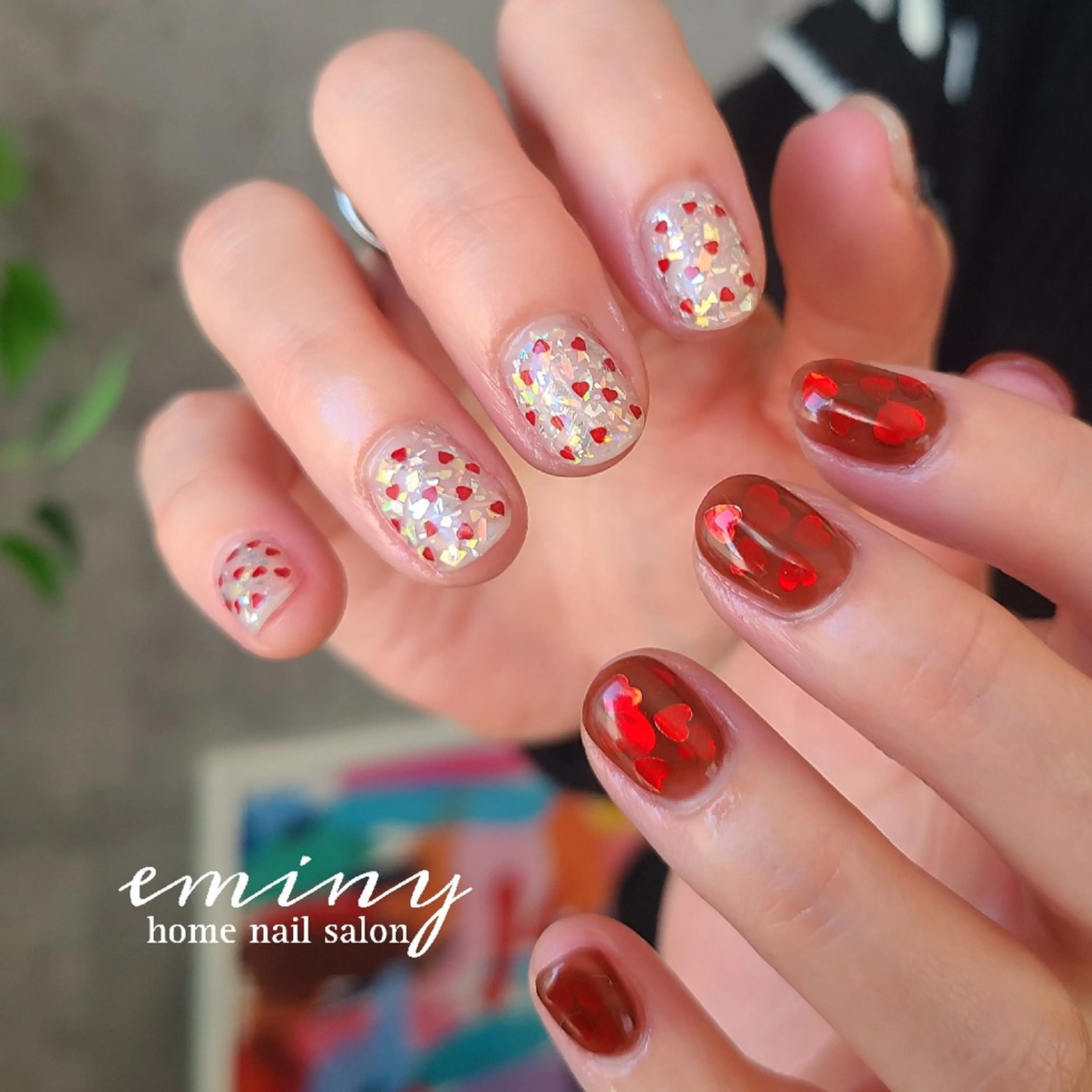 ネイル ハート キラキラネイル 韓国ネイル ショートネイル バレンタイン ハンドネイル nail salon  eminyのネイルデザイン