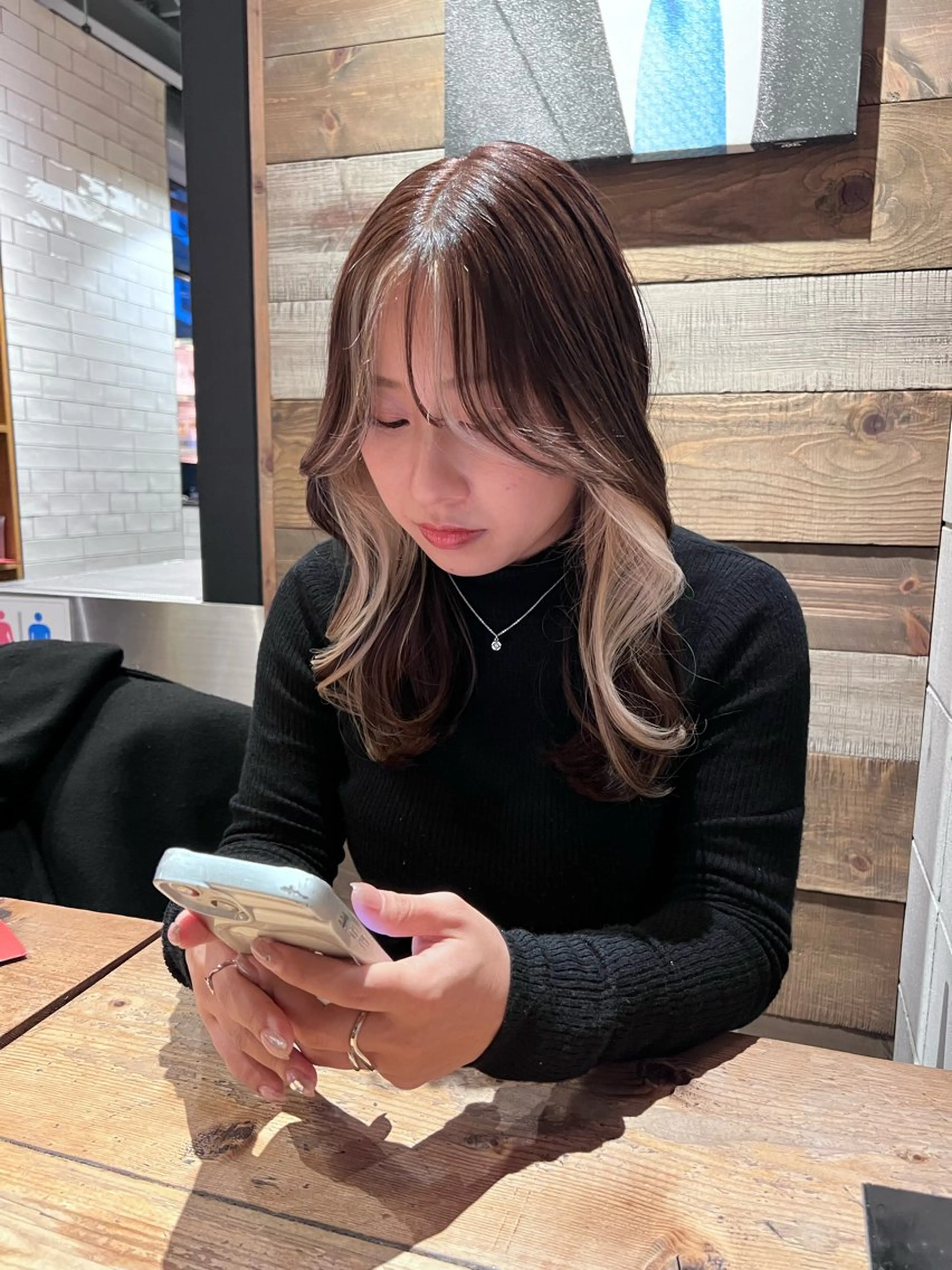 セミロング カラー 黒髪 ブリーチ 透明感カラー 顔周りカット レイヤーカット ヘアカラー TOMONA👑 GiseL梅田店のヘアスタイル