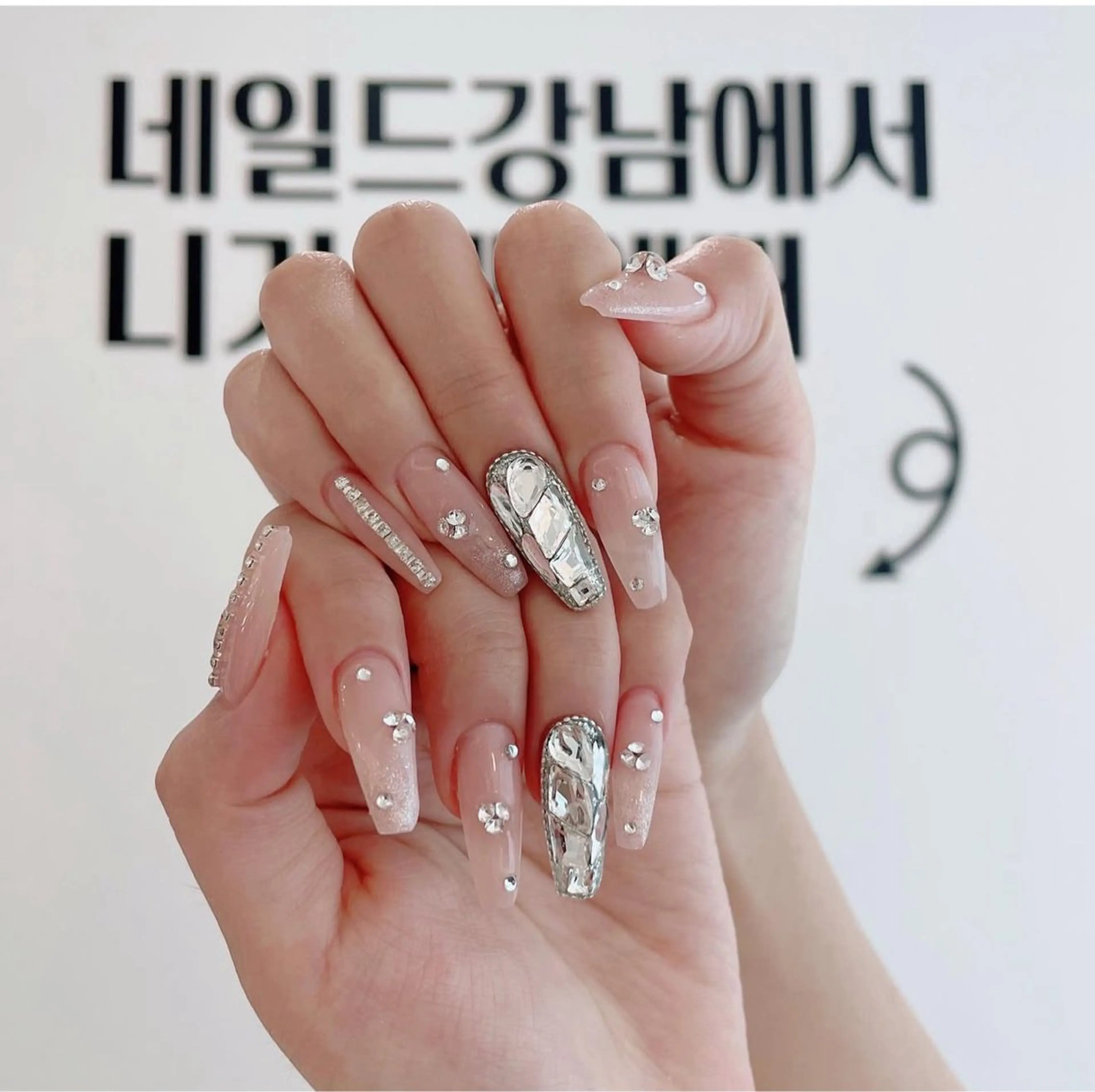 ネイル アートネイル ジェルネイル ネイルチップ Rin Rin TA Nailのネイルデザイン