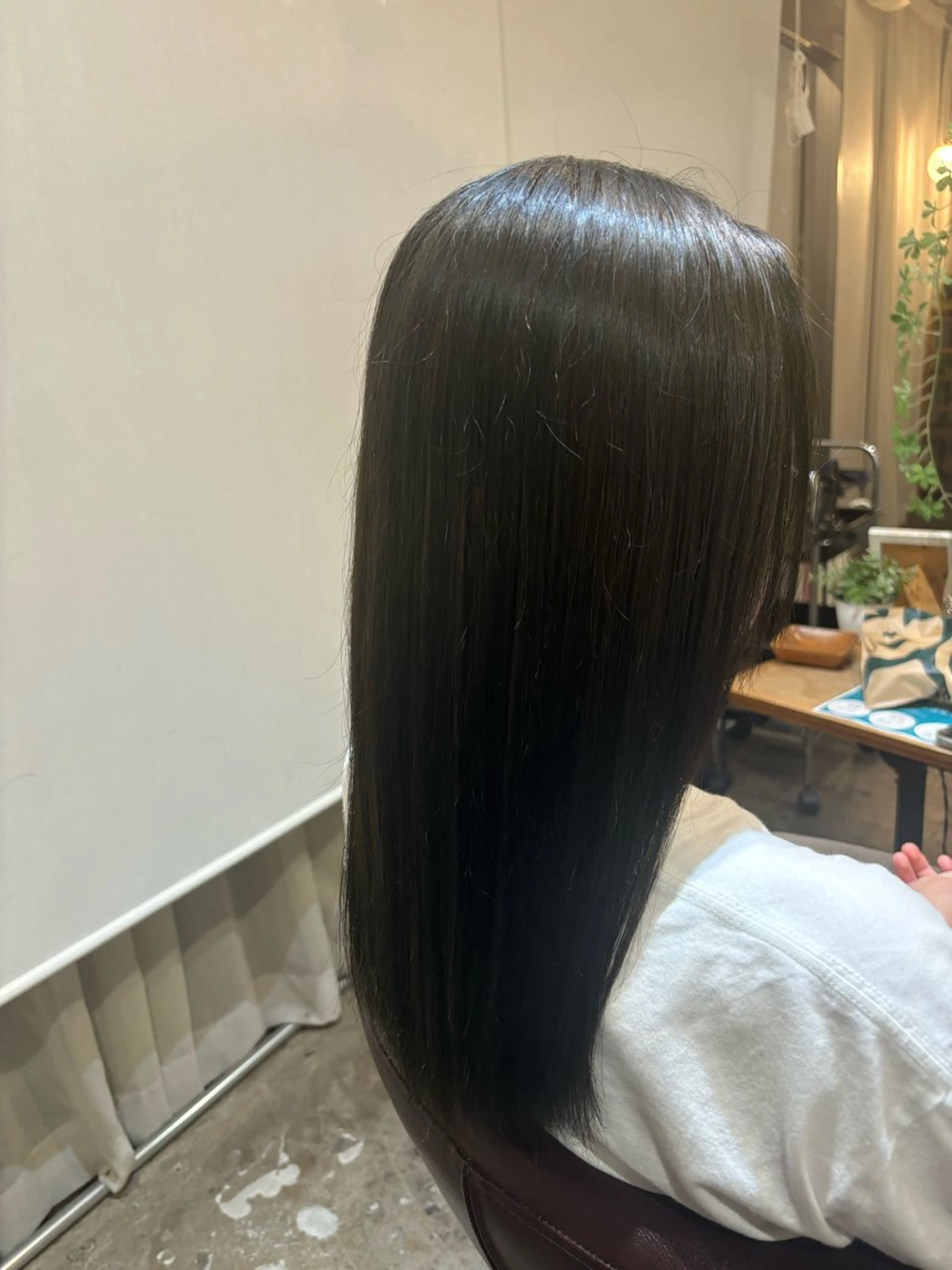 ロング カラー コンドウ マナミのヘアスタイル