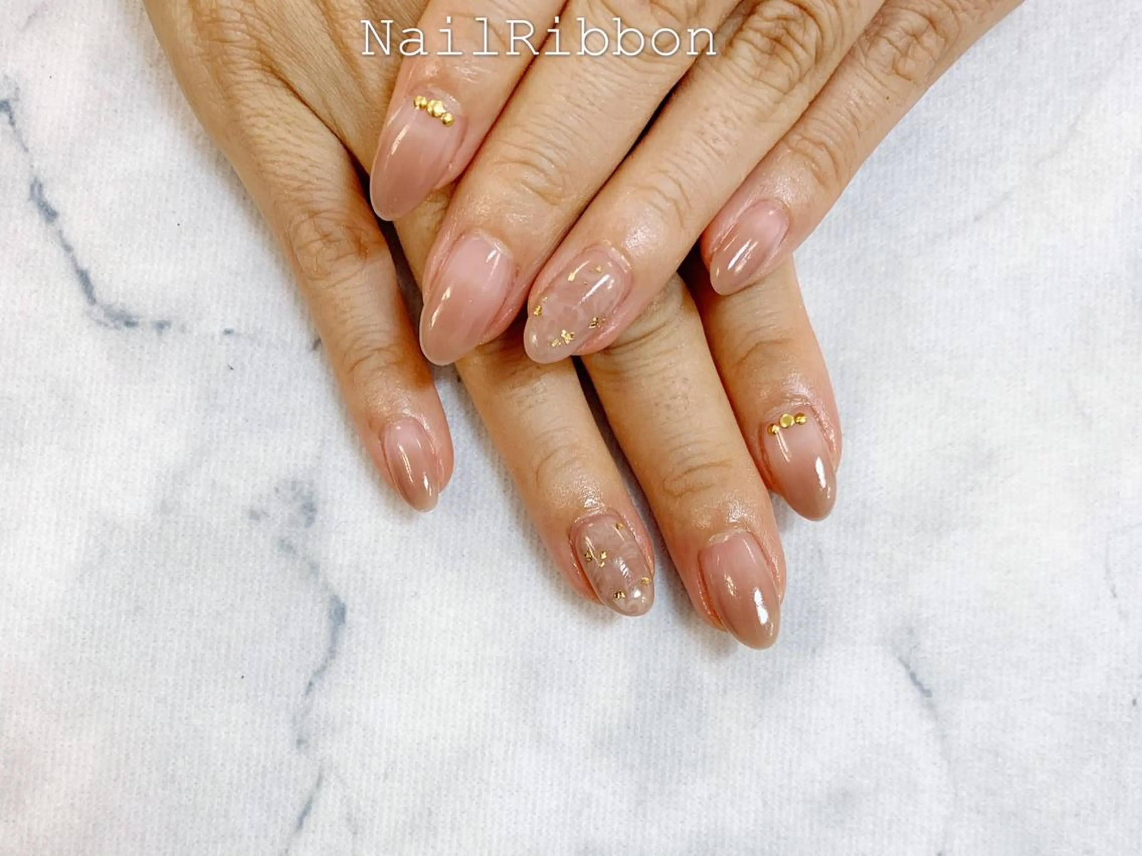 ネイル ネイルリボン 受付スタッフのネイルデザイン
