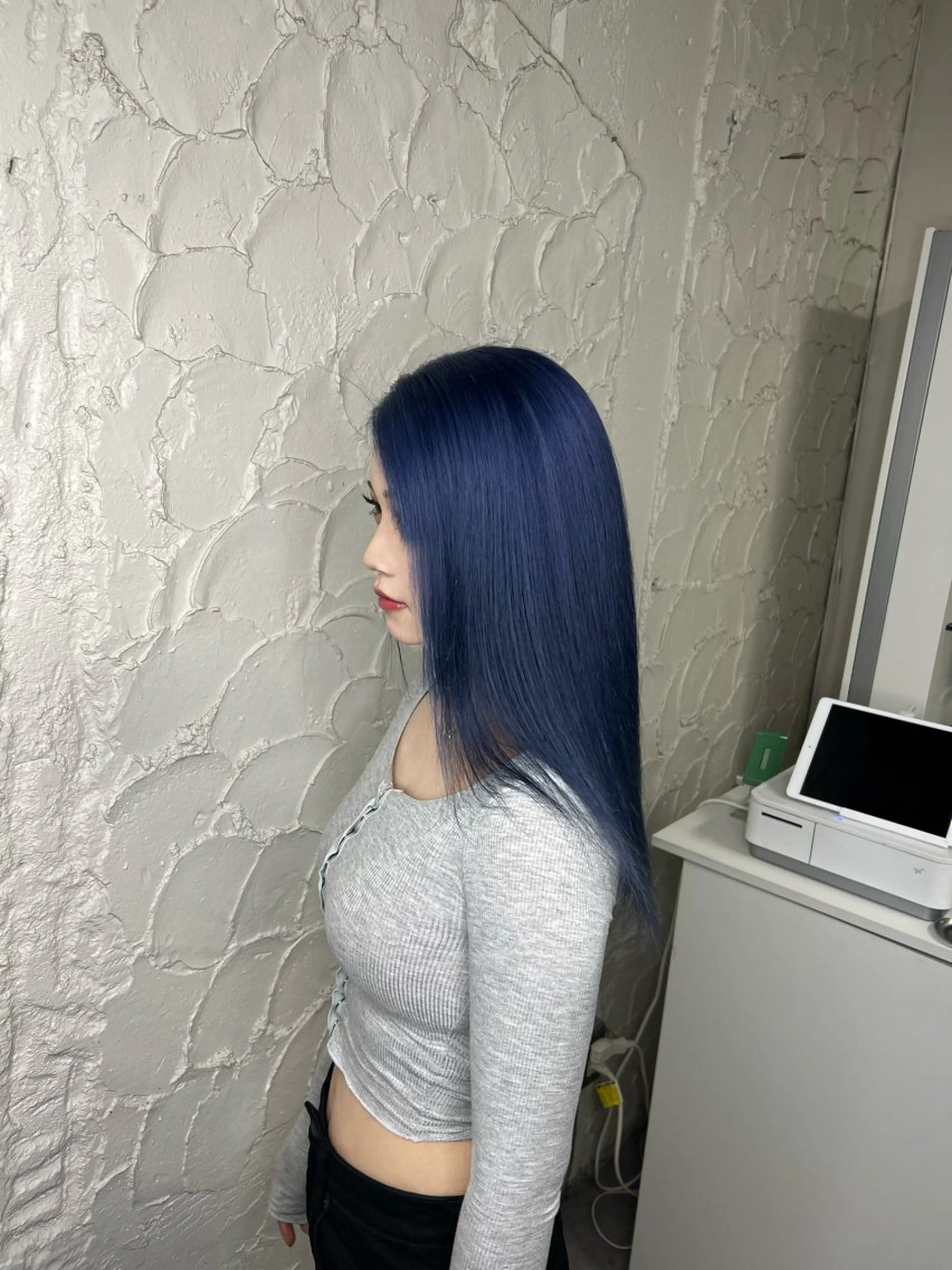 カラー ブリーチ ブルーカラー ケアブリーチ ネイビーカラー ヘアカラー SWAY所属・SWAY_KAI_ 長谷川魁のヘアスタイル