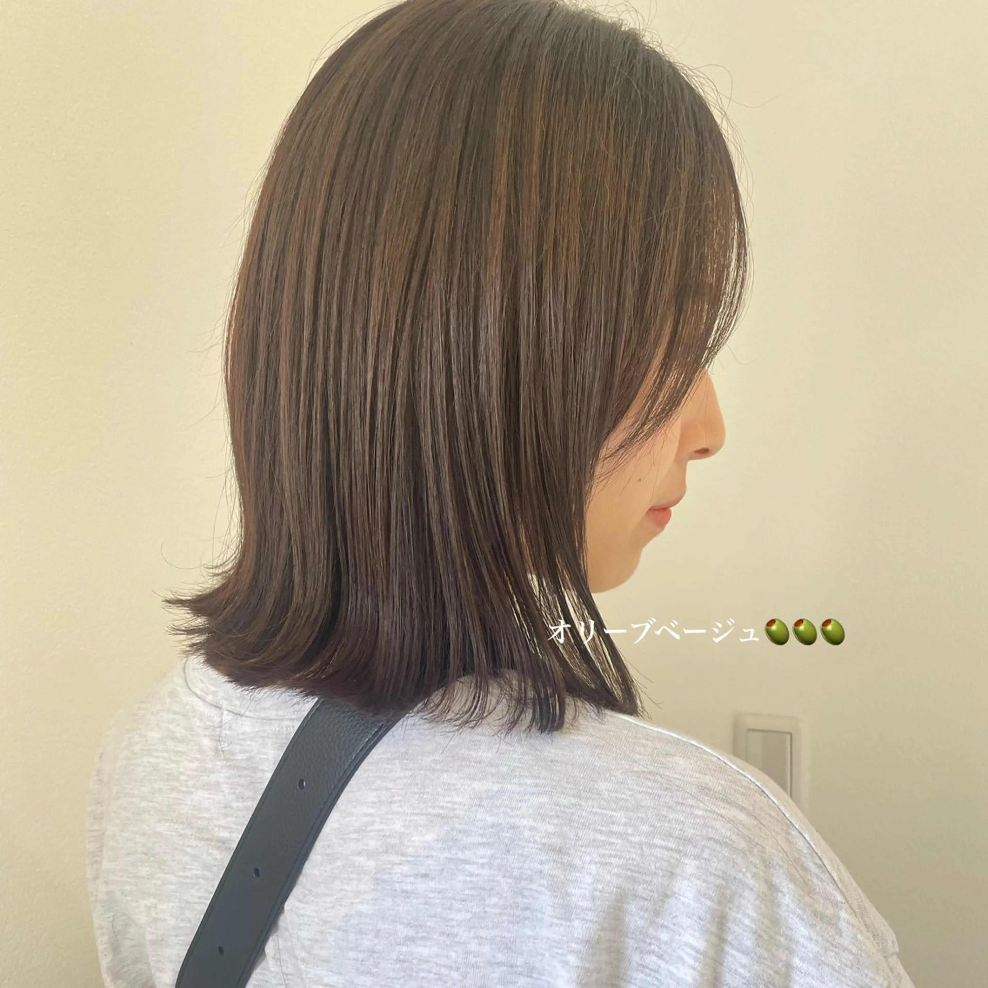ミディアム カラー ベージュカラー オリーブベージュ ボブ 外ハネヘア カット ヘアカラー トリートメント 北九州美容室 🕊️わかな✂︎のヘアスタイル