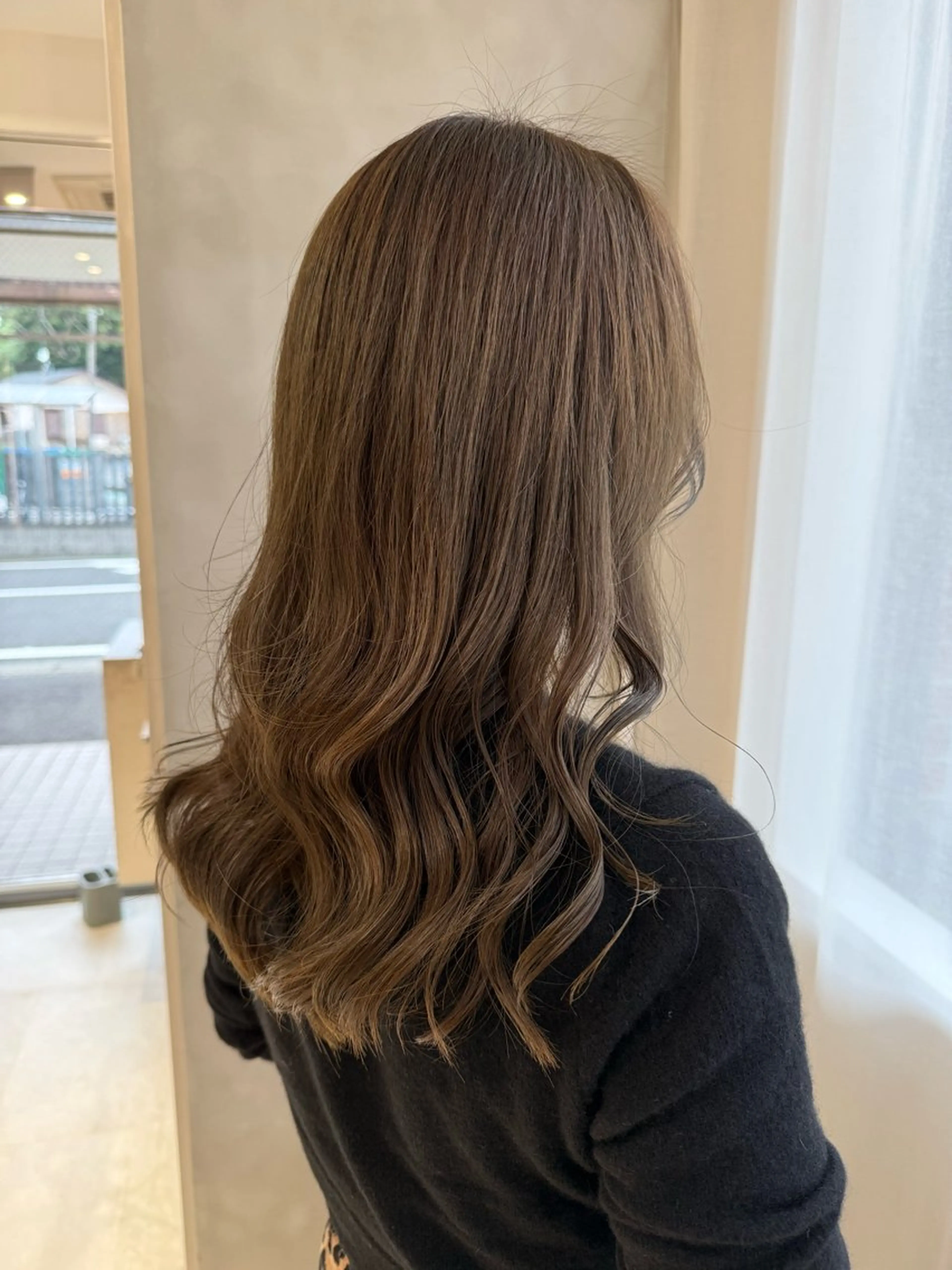 ロング カラー 幡野 葵のヘアスタイル