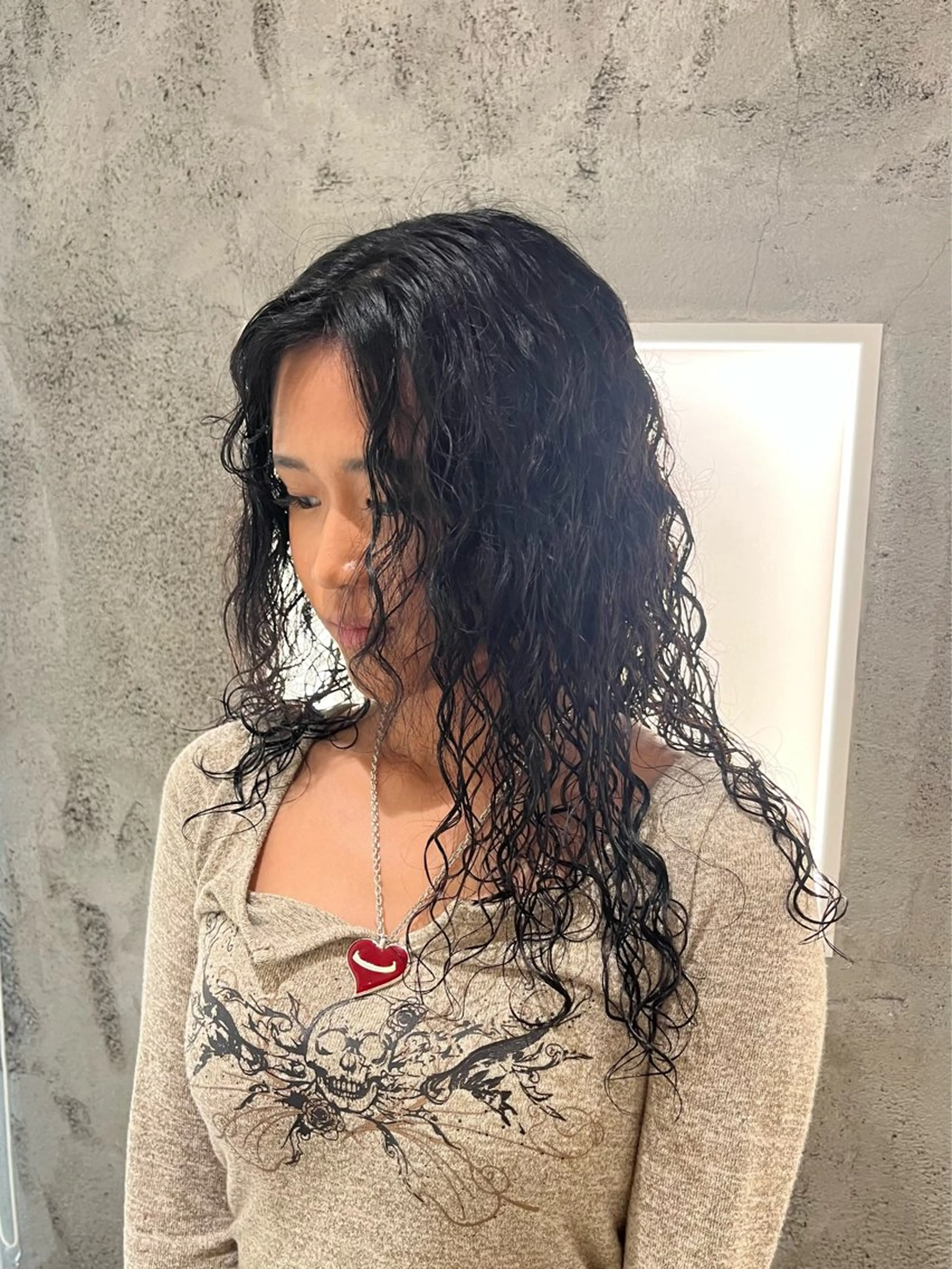 セミロング パーマ ᴛᴏᴍᴏᴋᴀ / ᴄʜᴇʀɪのヘアスタイル