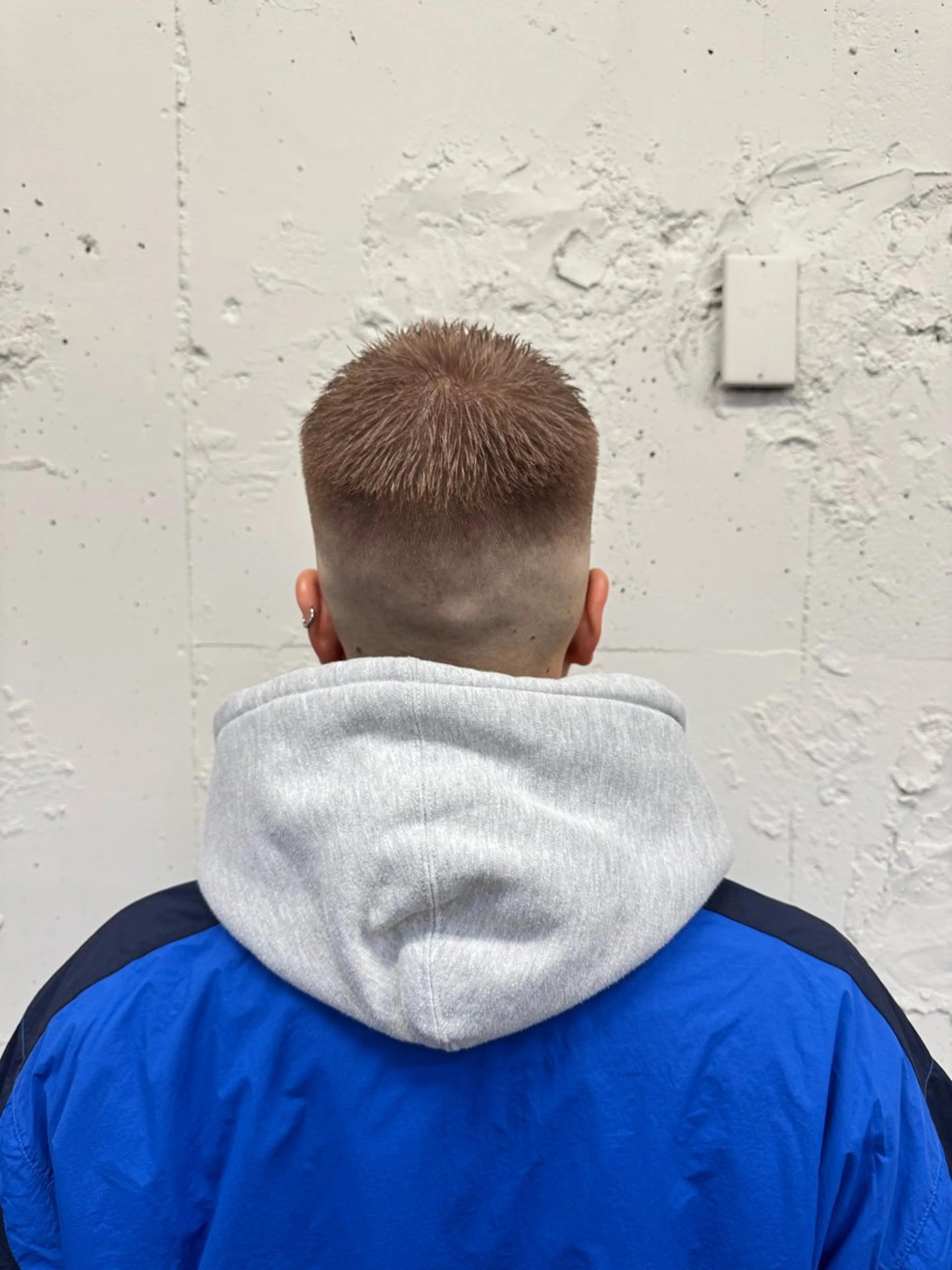 ショート カラー メンズ フェードカット ブロンド カット ヘアカラー トリートメント 💈メンズ特化💈 TASUKUのヘアスタイル