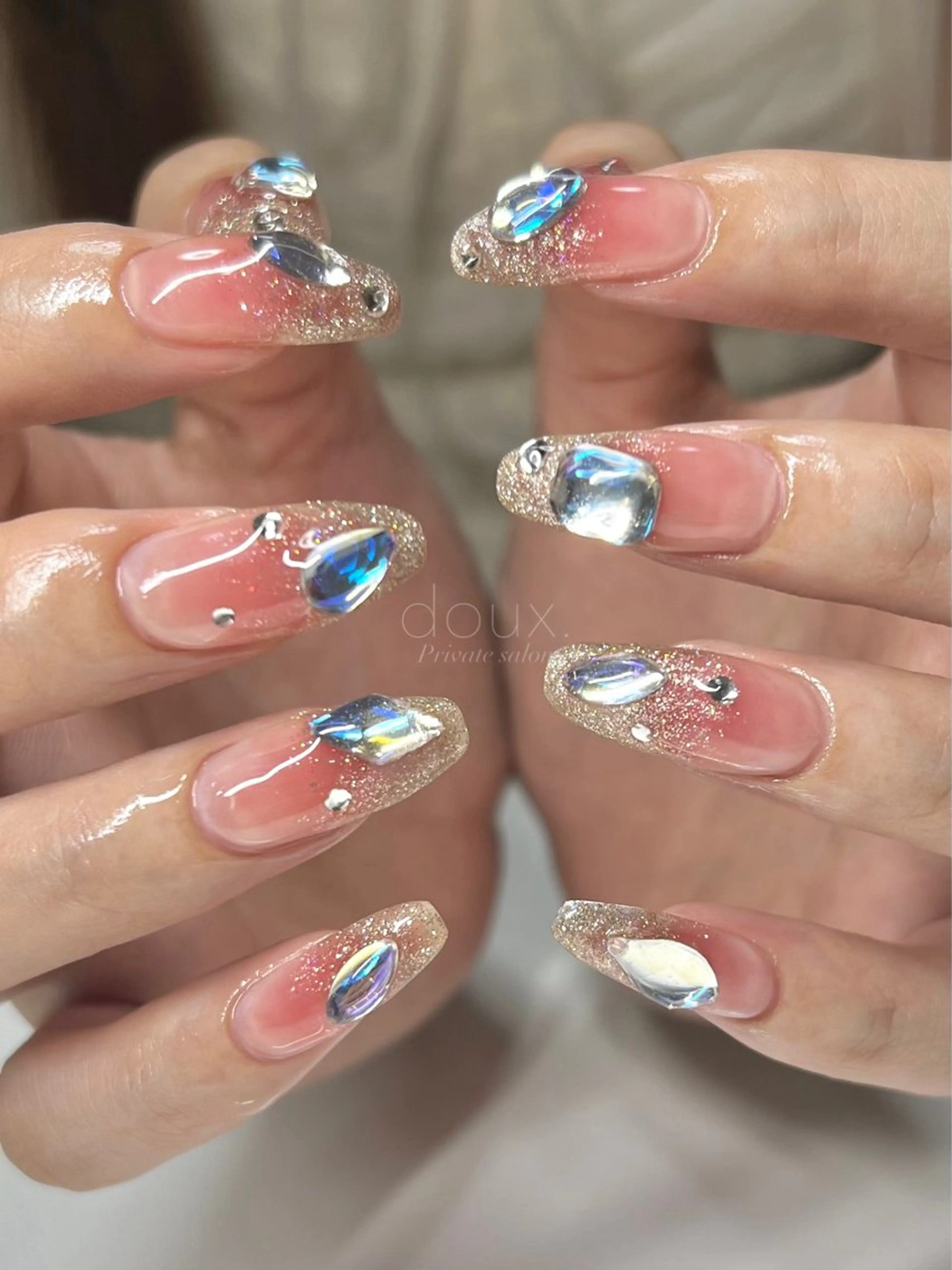 ネイル チークネイル フレンチネイル グラデーション 韓国ネイル マグネットネイル ハンドネイル doux. nailのネイルデザイン