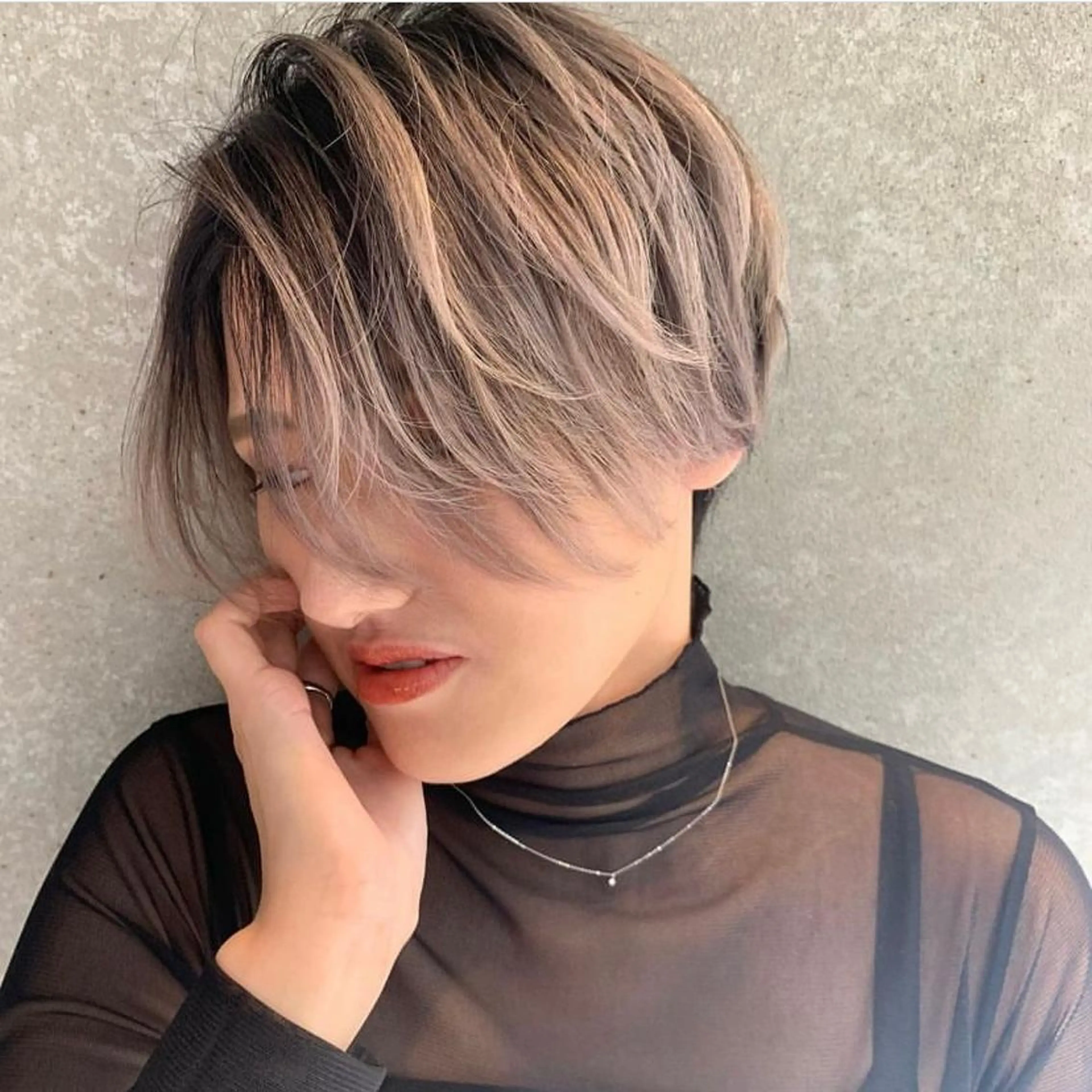 ショート カラー バレイヤージュ ハイライトカラー ハイライト レイヤーカット youres hair WEST所属・ウルトワ髪質改善 ディレクター/熊倉都のヘアスタイル