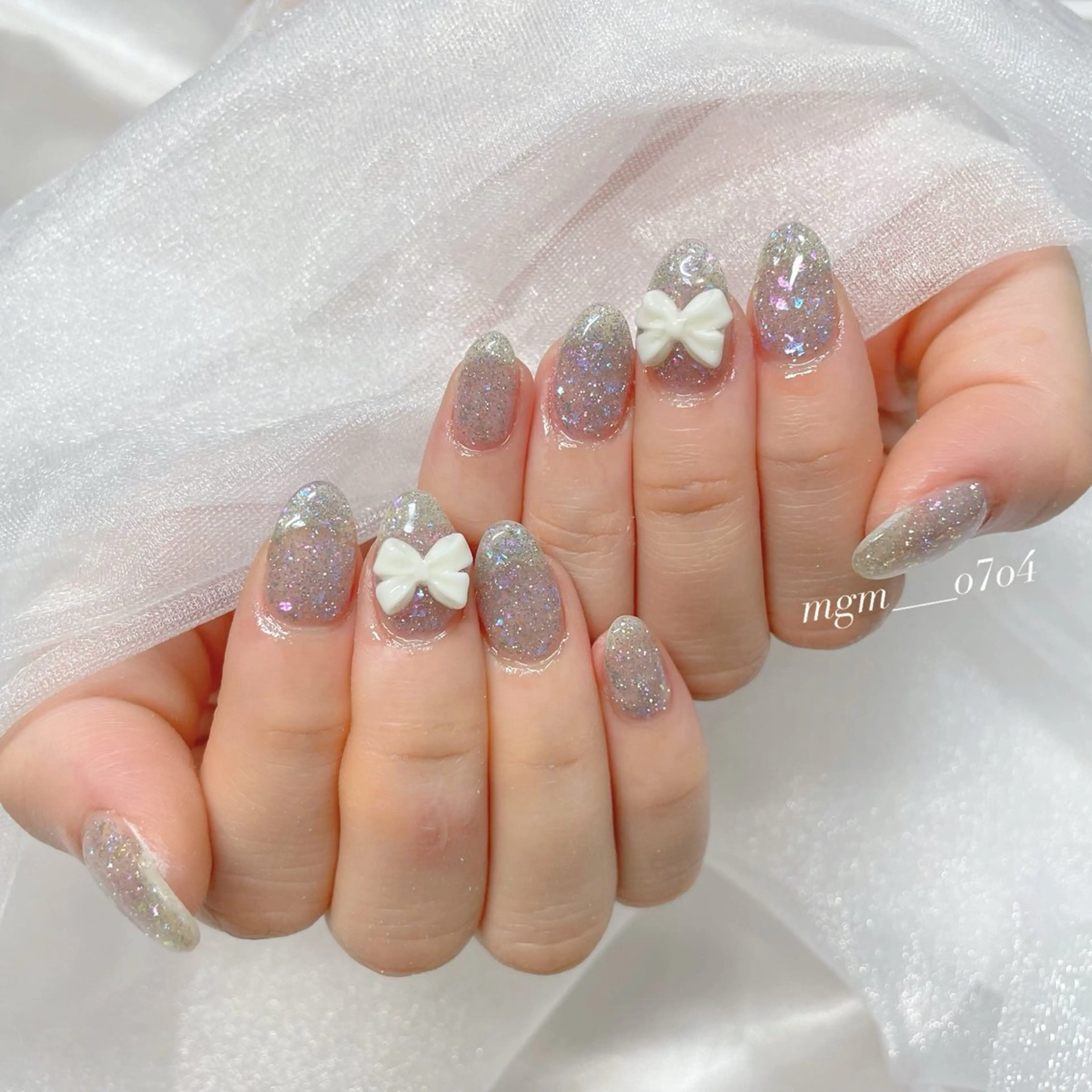 ネイル フラッシュネイル ラメ(グリッター) リボン MoON...❤︎ MeGuのネイルデザイン