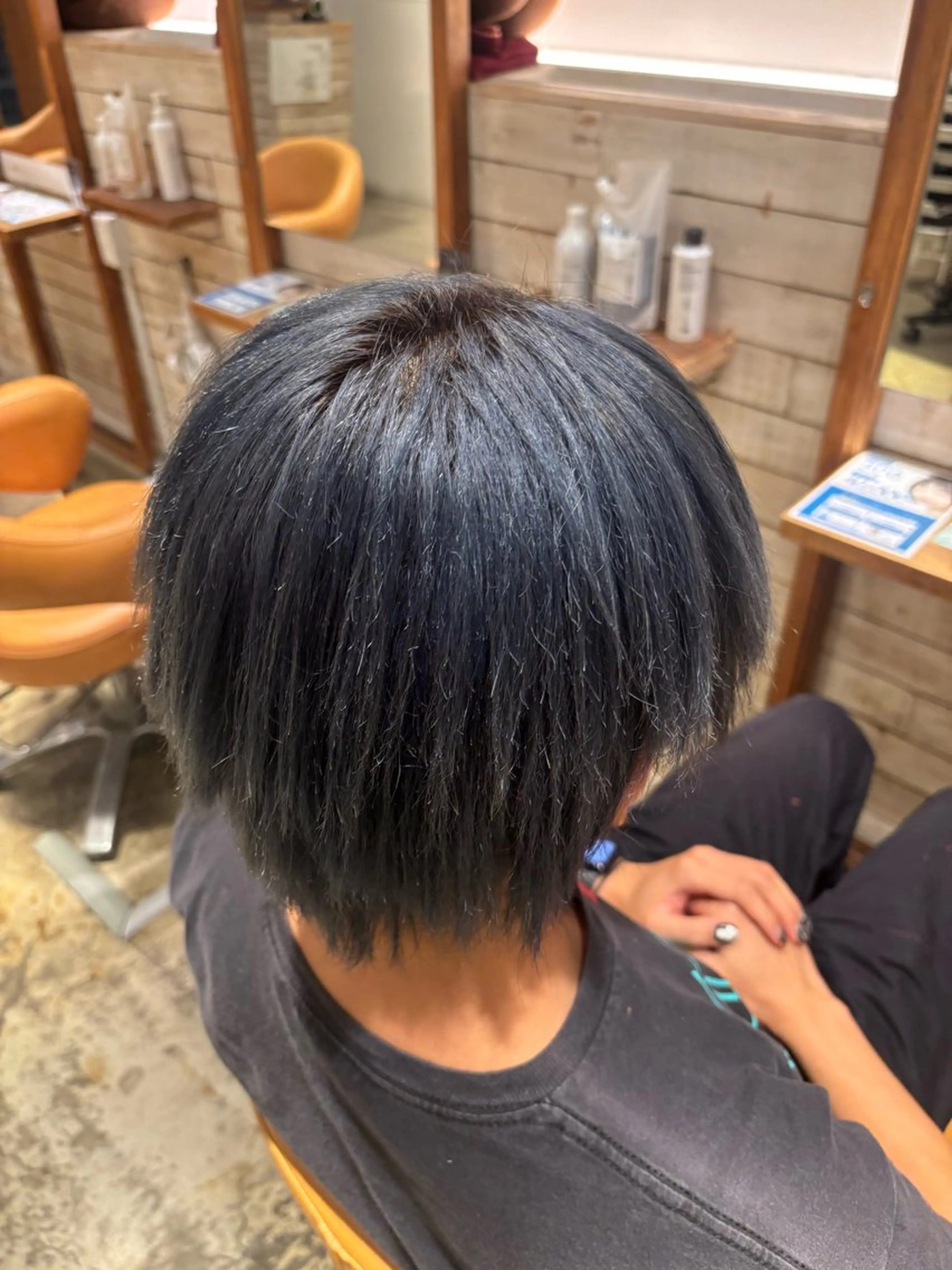 カラー ブリーチ ヘアカラー トリートメント 石井 せなのヘアスタイル