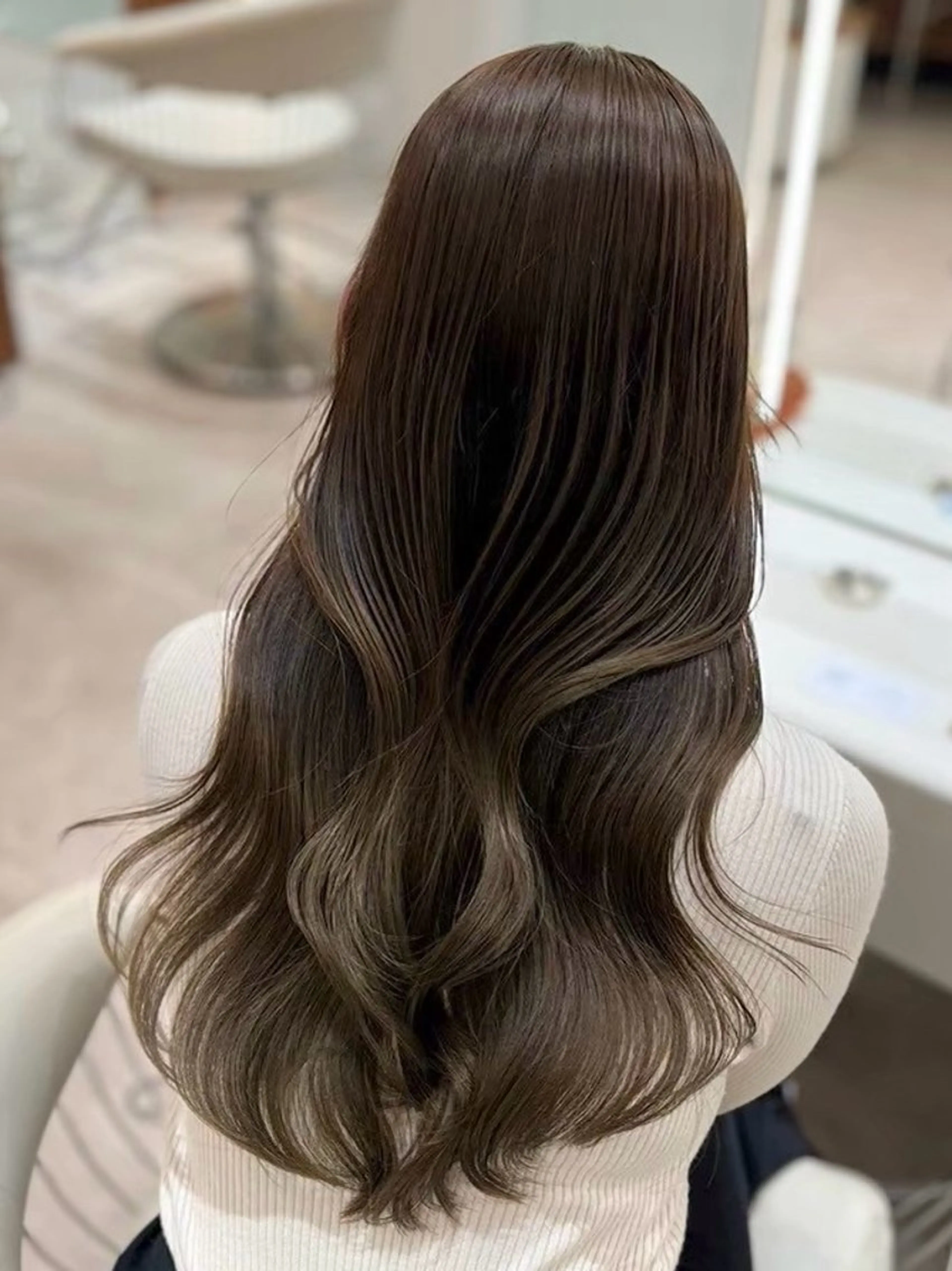 ロング カラー アッシュ ベージュカラー 韓国風ヘア レイヤーカット カット ヘアカラー トリートメント レイヤー/ハッシュ 渋谷/サッタのヘアスタイル