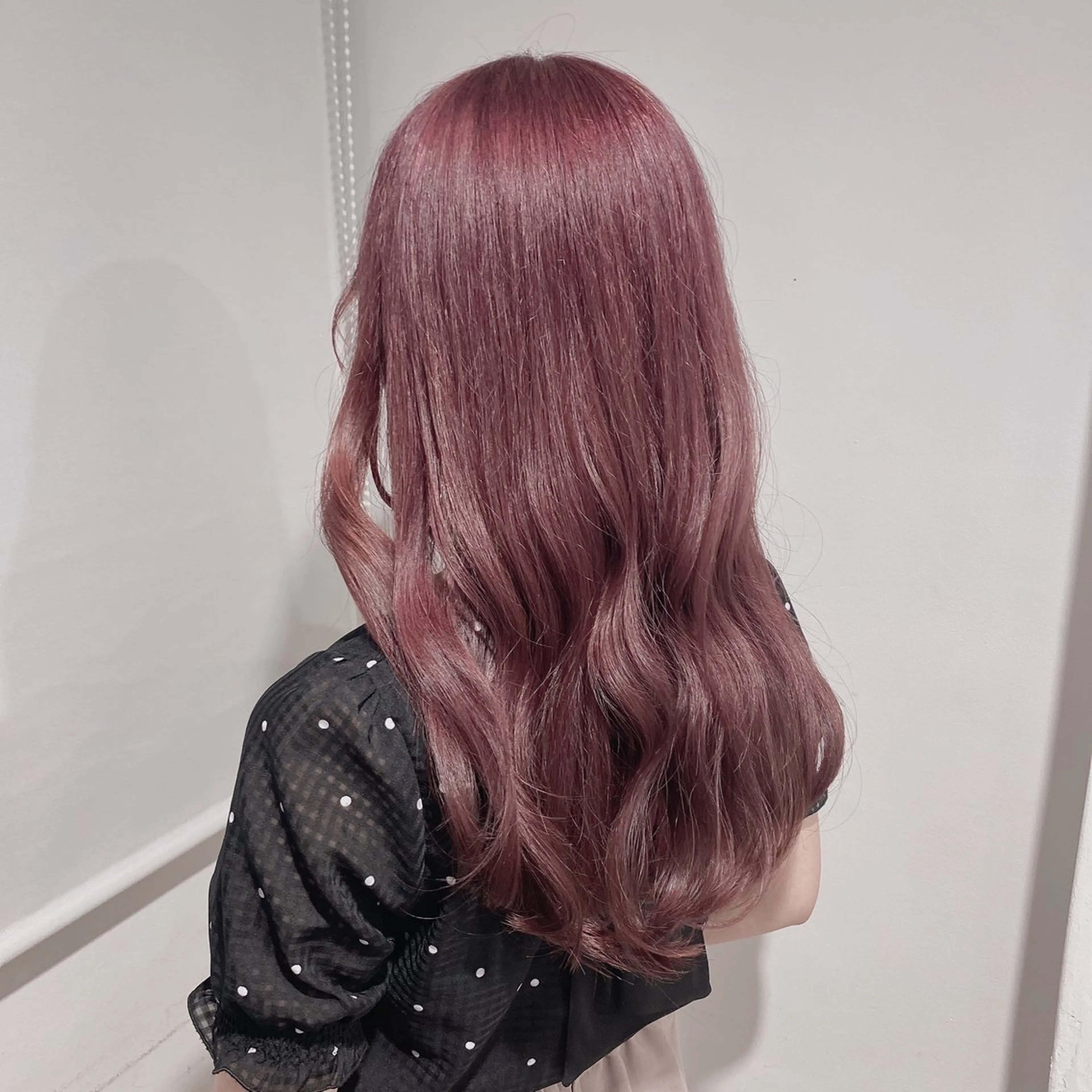 ロング カラー ヘアカラー トリートメント ヘッドスパ ヘアセット 韓国レイヤー🕊️ 柔らかベージュ🧸のヘアスタイル