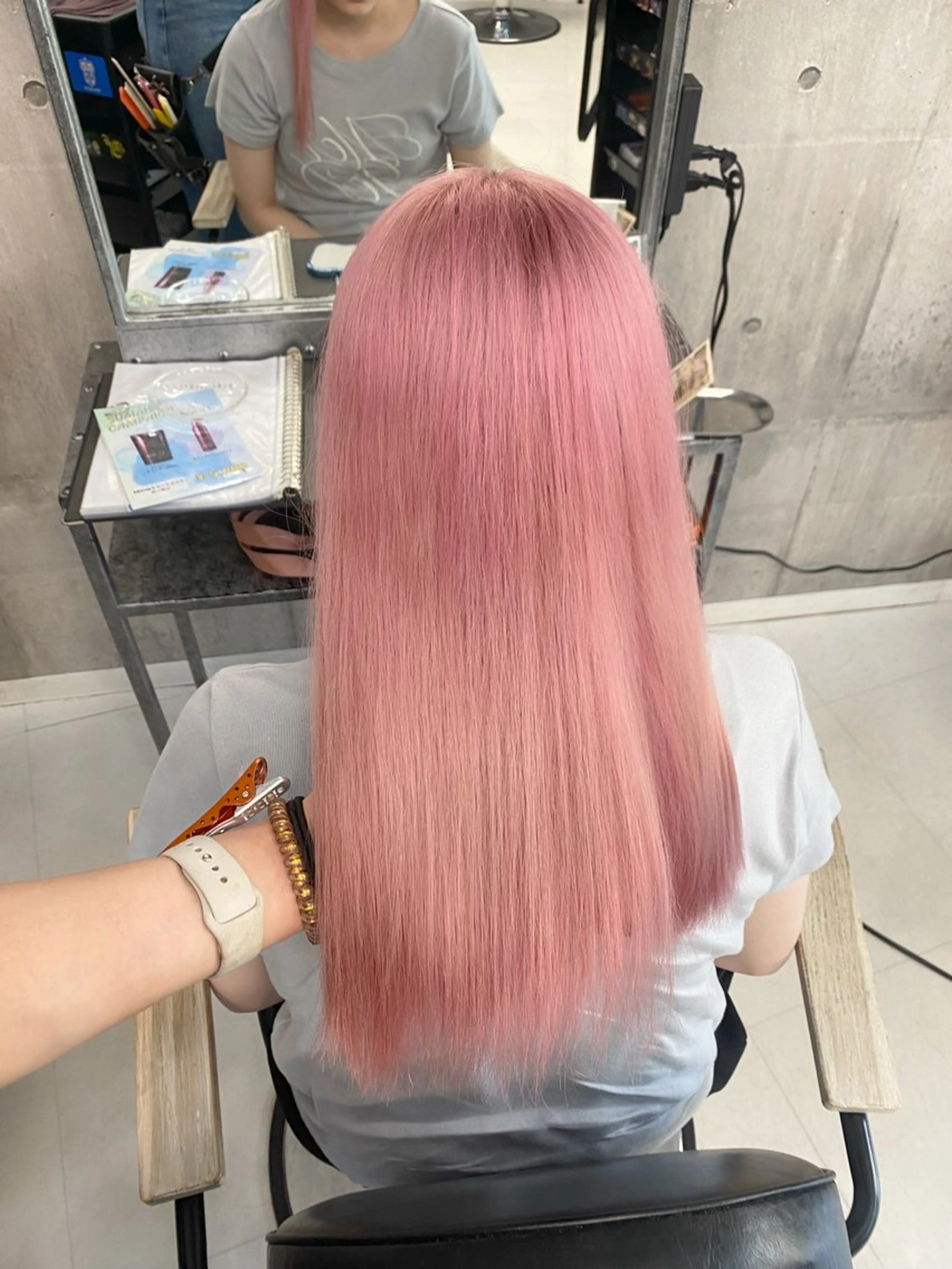 ロング カラー ヘアアレンジ メンズ ヘアカラー のん🎀ハイトーン/ レイヤーカット🐳のヘアスタイル