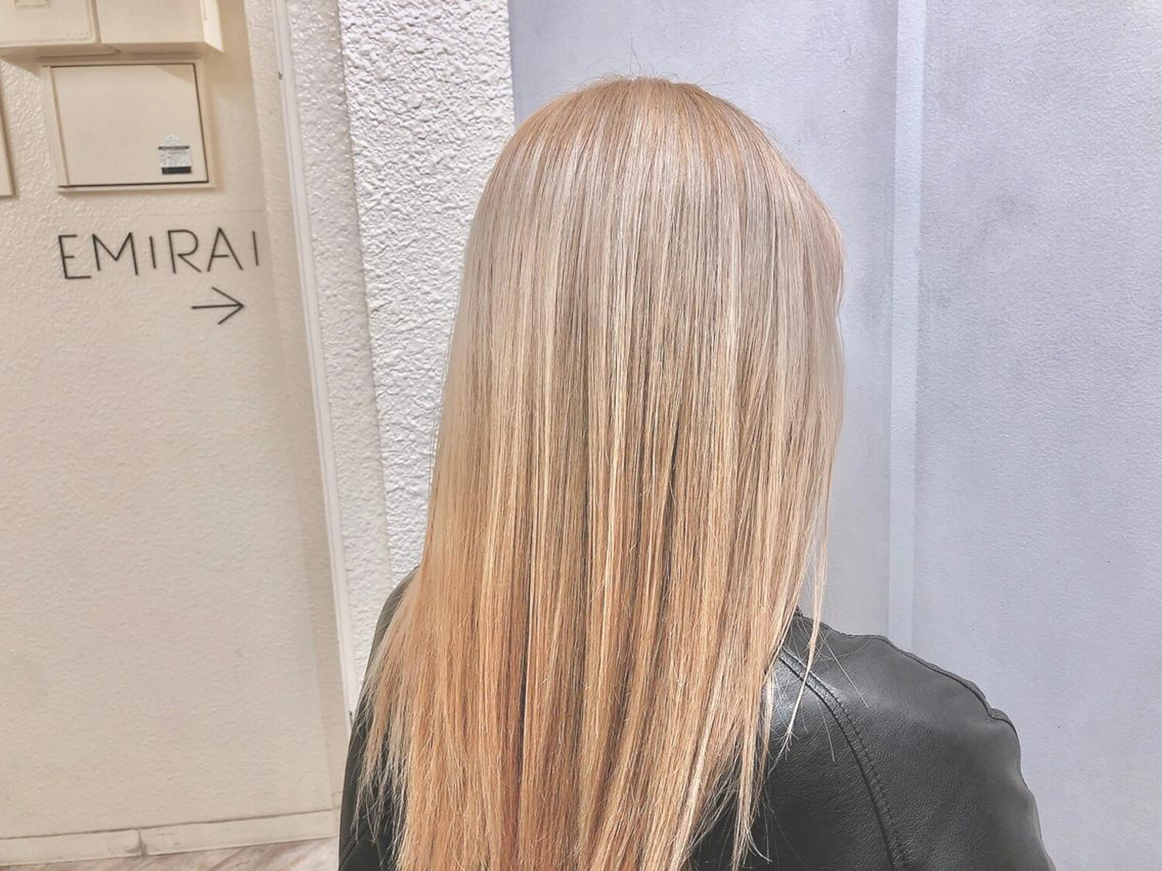 セミロング カラー ブロンド ホワイトブロンド ケイゴ【店長】 メンズパーマ特化のヘアスタイル