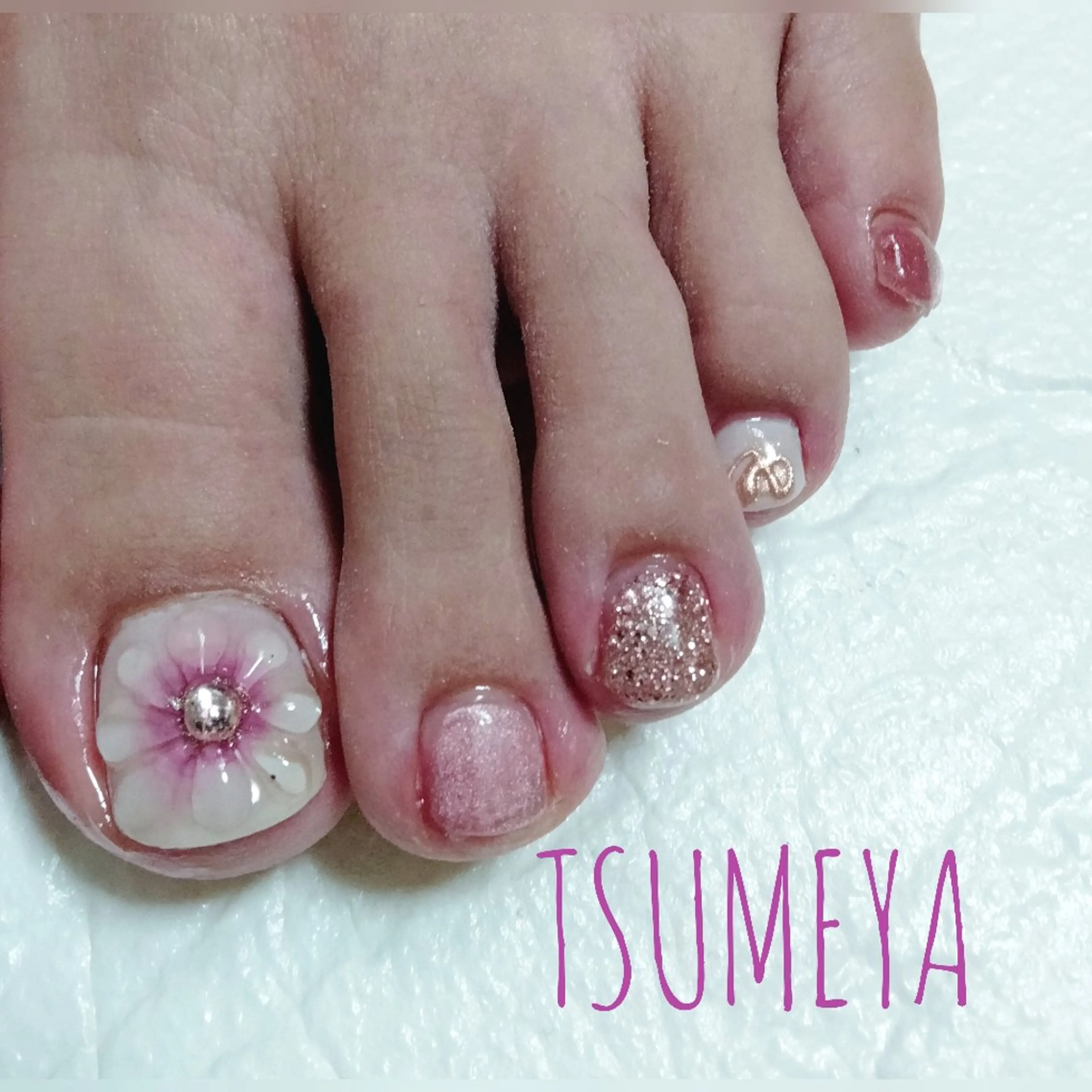 ネイル フラワーネイル ぷっくりネイル フットネイル _TSUMEYA _のネイルデザイン