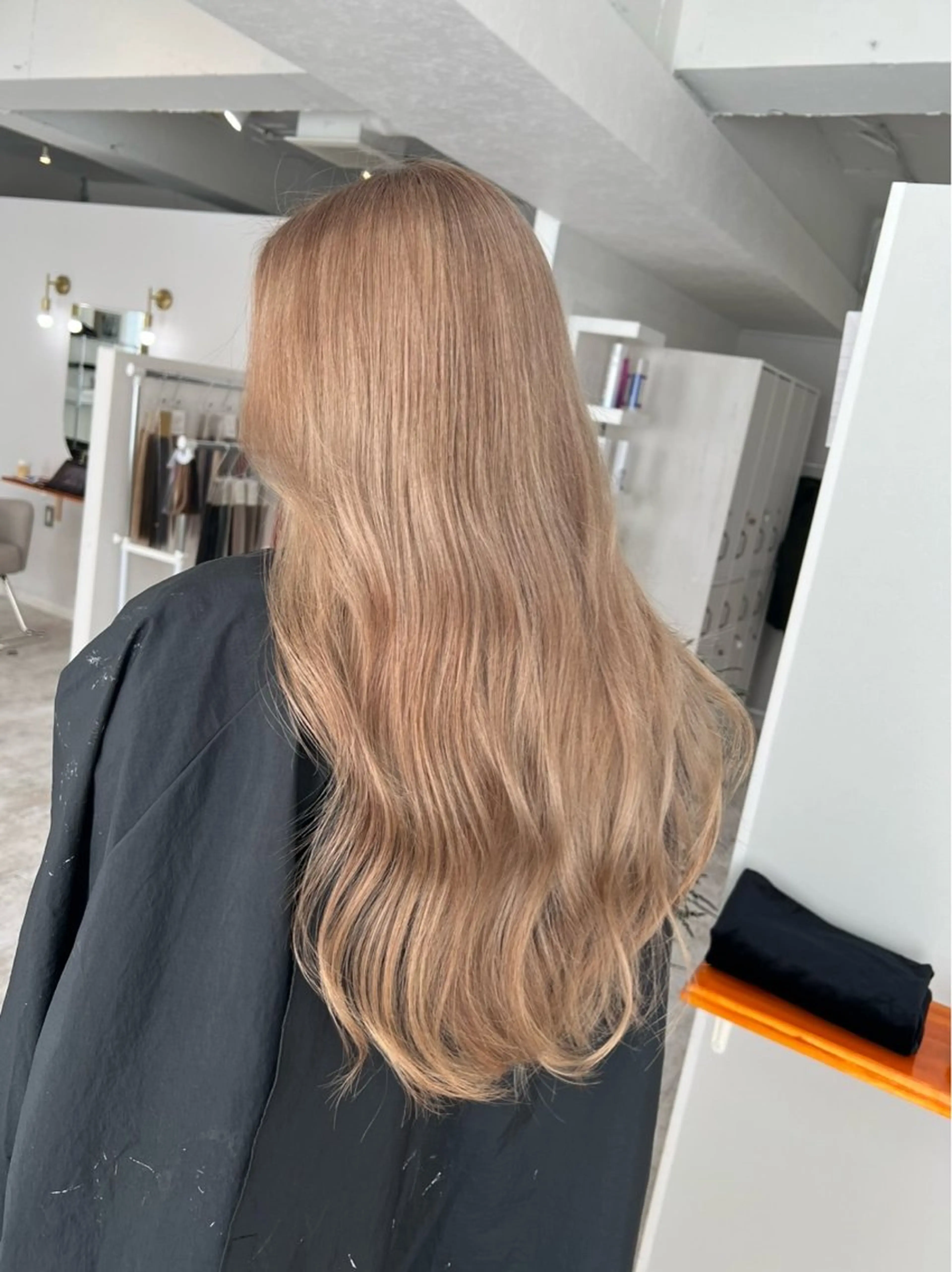 ロング カラー ベージュカラー ミルクティーベージュ ヘアカラー トリートメント ROBIN所属・指名数No.1 /NAOYAのヘアスタイル