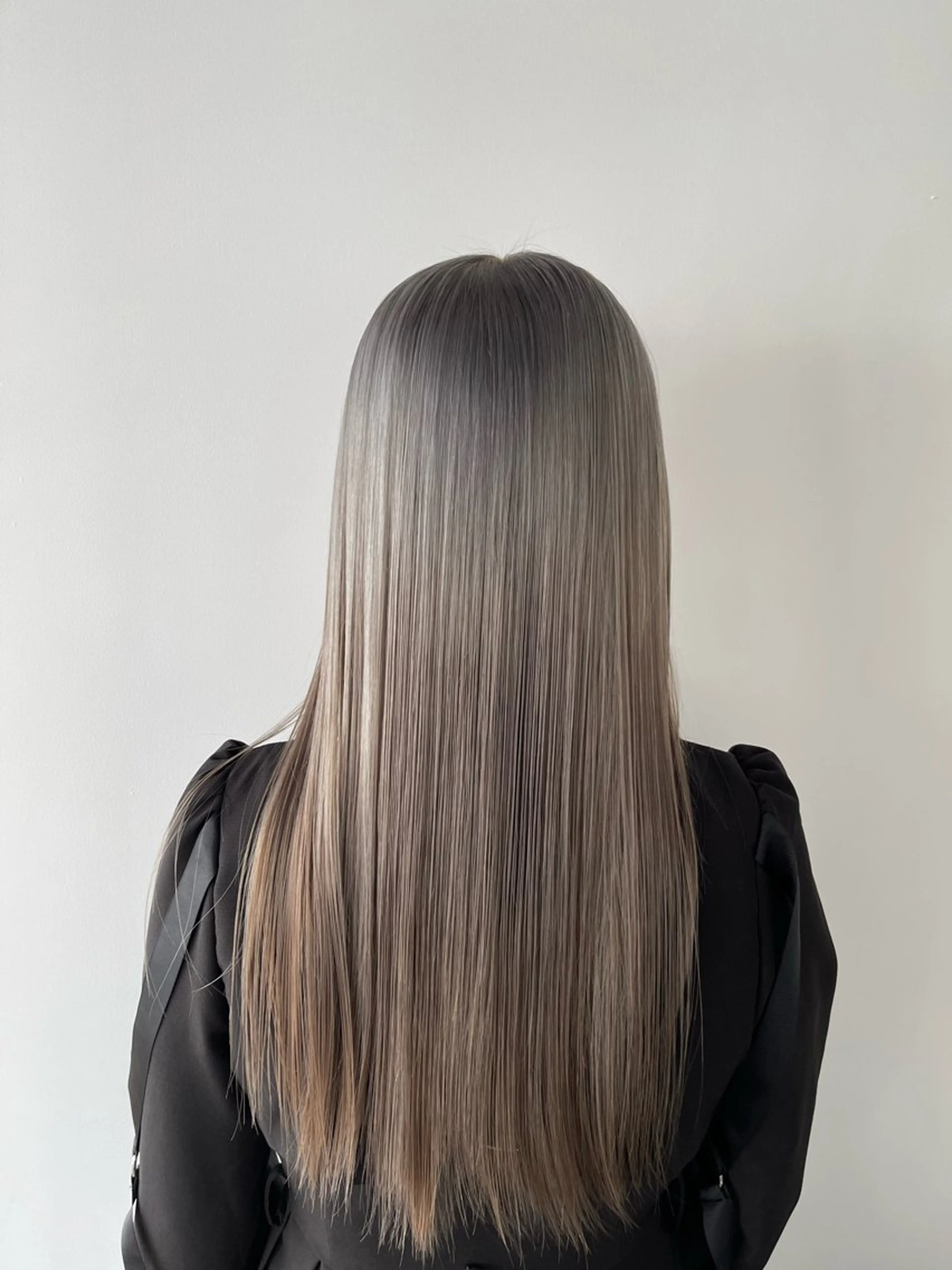 カラー ベージュカラー ブリーチ ホワイトベージュ ヘアカラー ボブ/レイヤー /河内温太のヘアスタイル