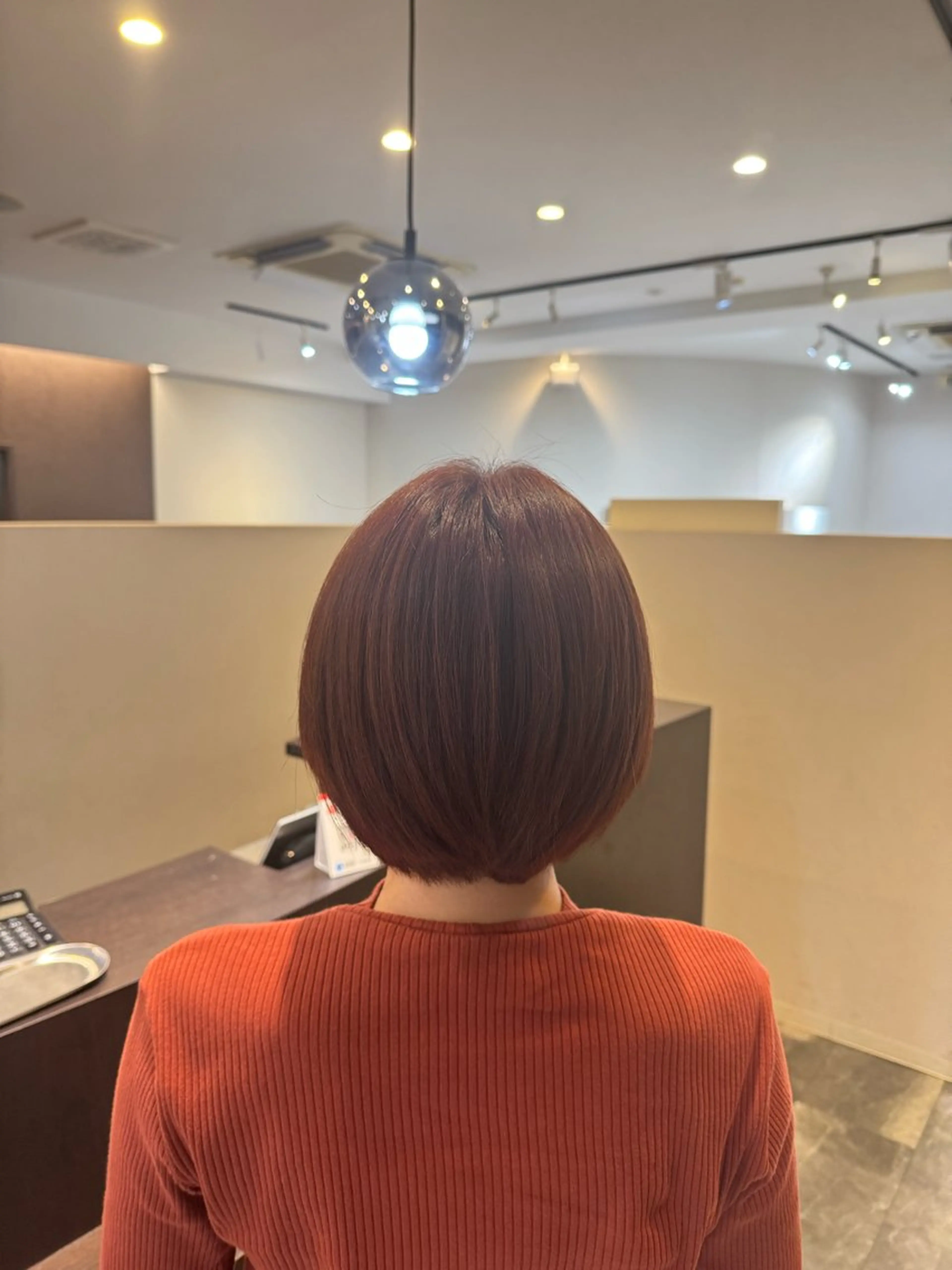 ミディアム カラー grandoll本店所属・葛城 咲羽のヘアスタイル