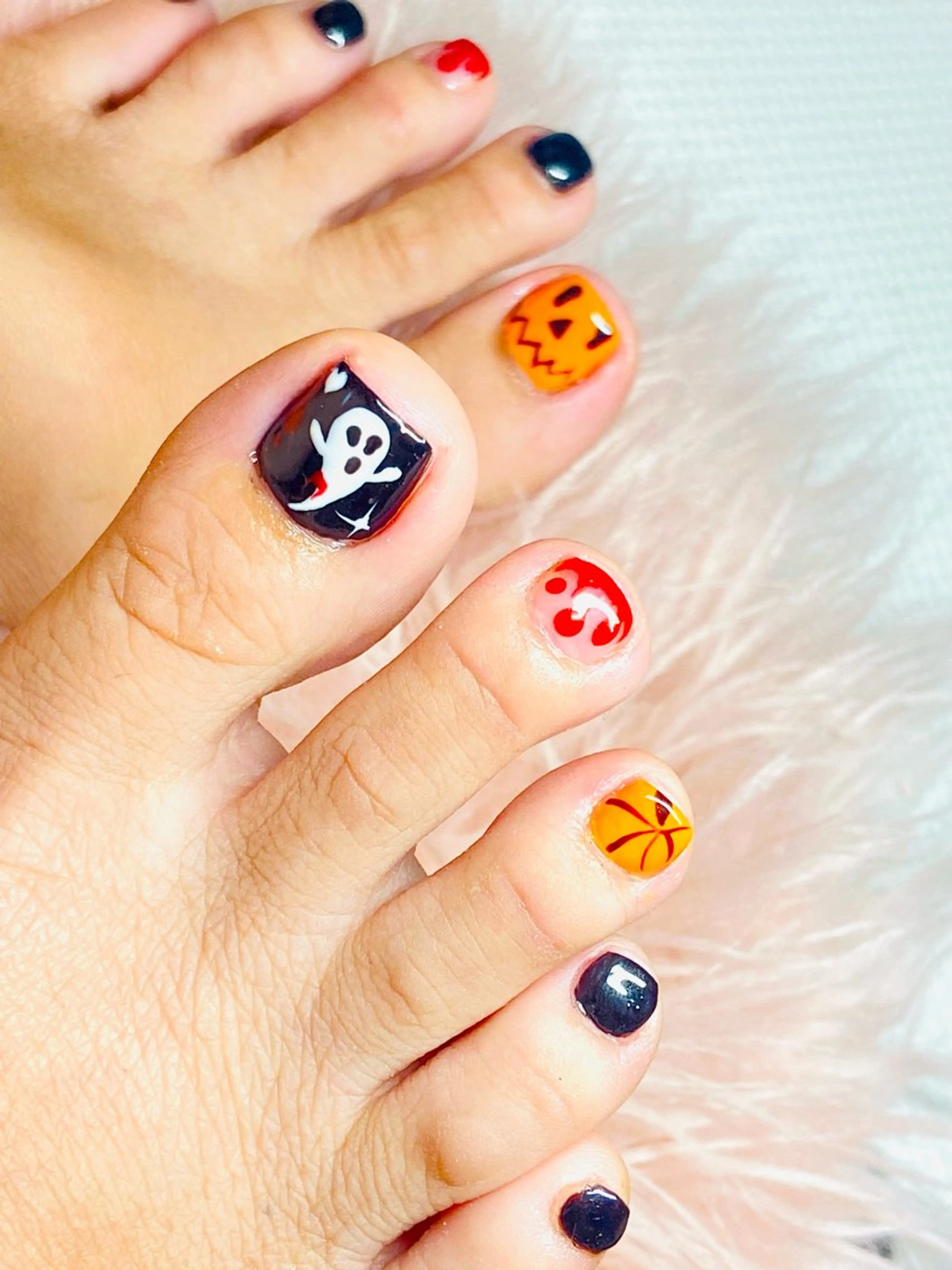 フットネイル💅ハローウィンデザイン、ア-ト5本の写真