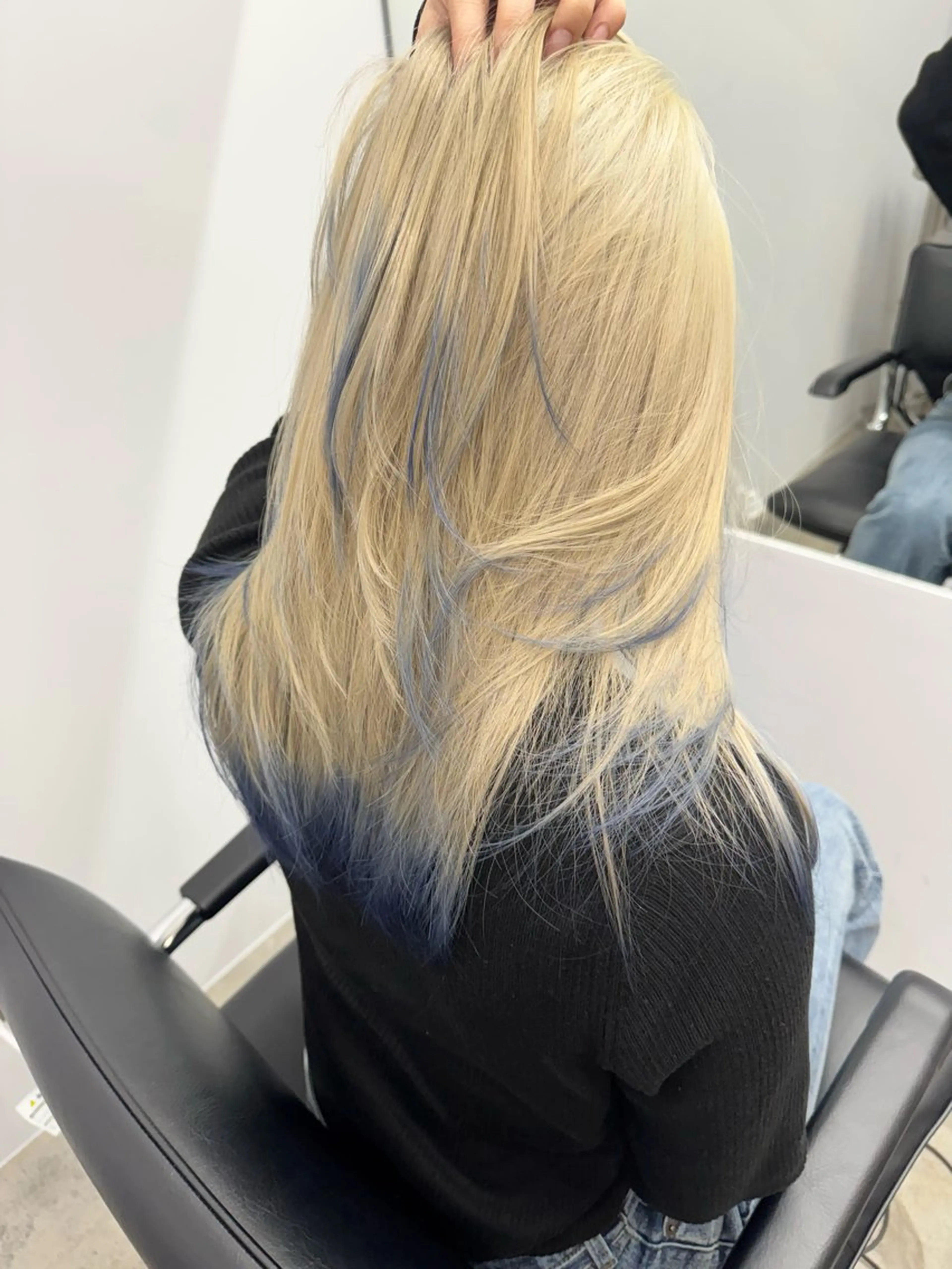 セミロング ヘアカラー ✨ブリーチ/顔周り レイヤー¦YUKA✨のヘアスタイル