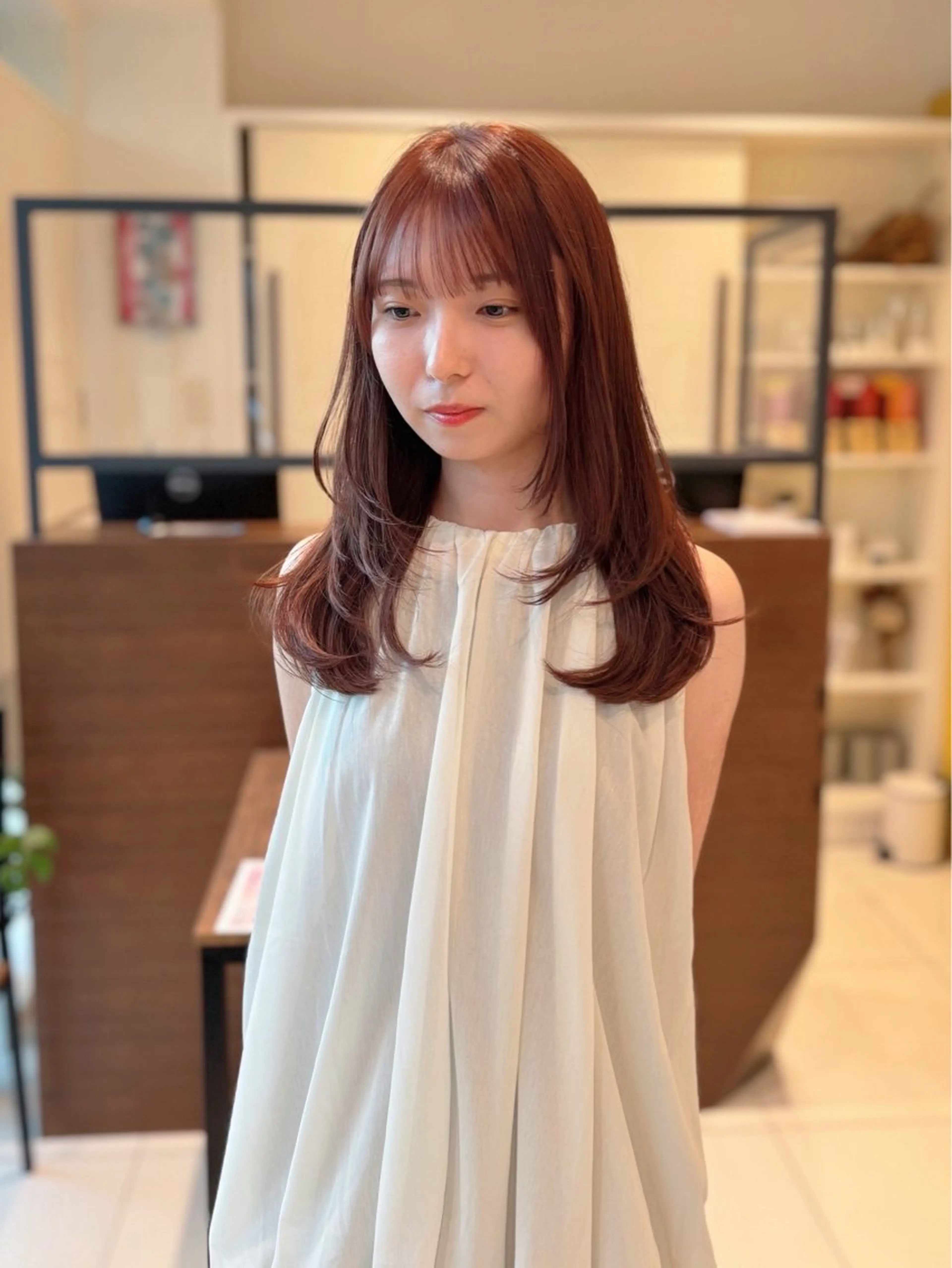 セミロング レイヤーカット イヌマル カリンのヘアスタイル