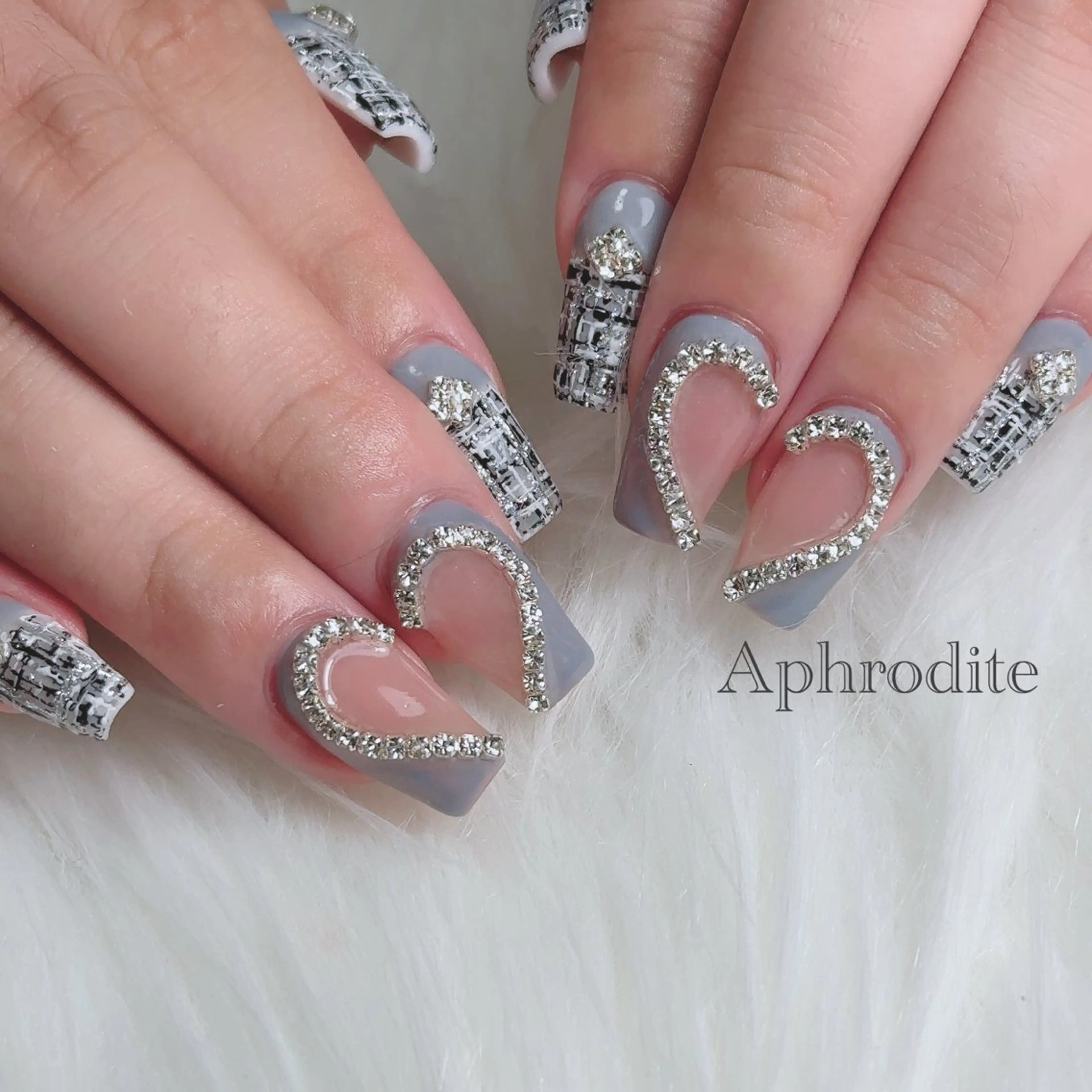 ネイル Aphrodite パラジェル認定サロンのネイルデザイン