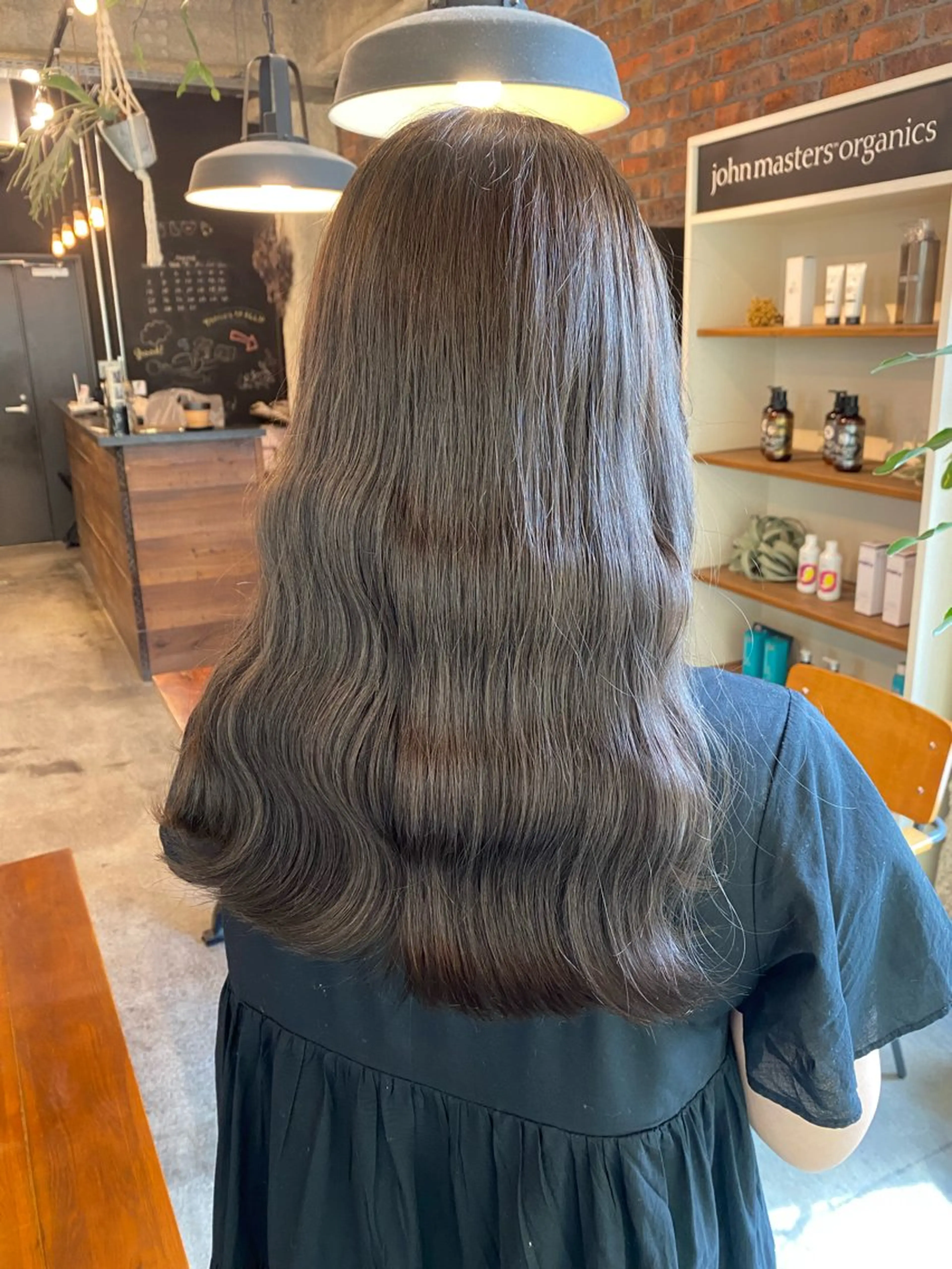 ミディアム カラー グレージュ the BRIDGE 加藤みのりのヘアスタイル