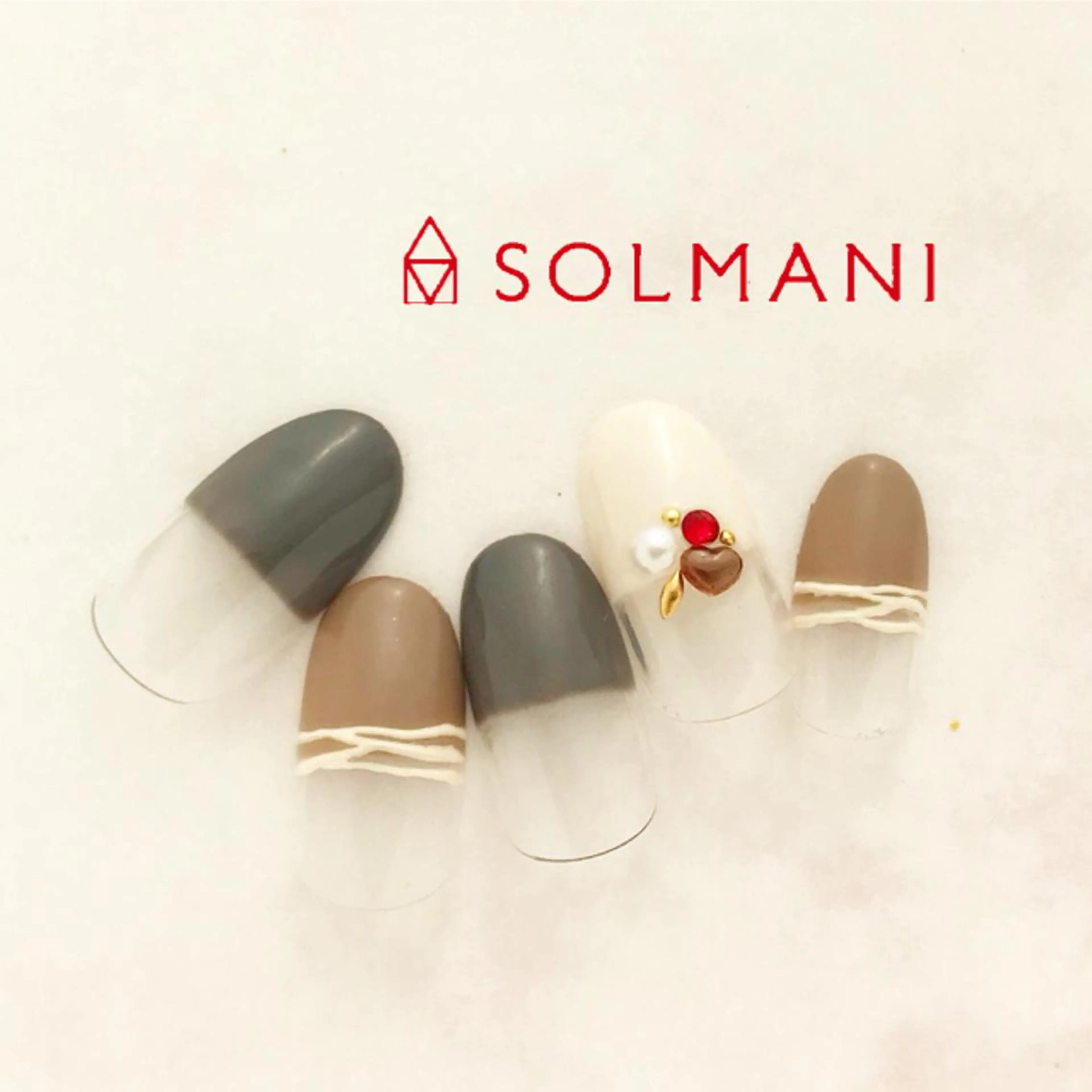 ネイル SOLMANI 予約担当のネイルデザイン