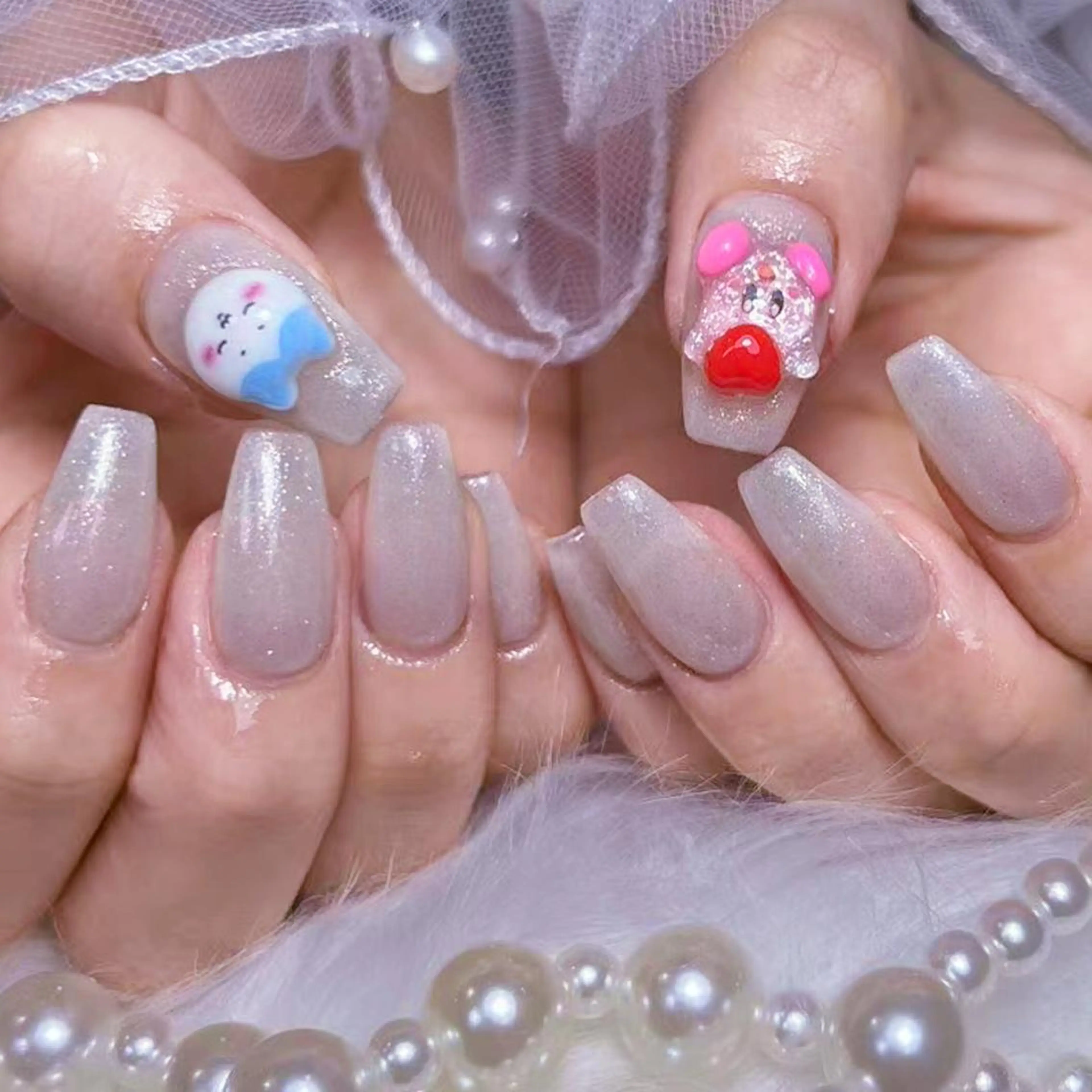 ネイル アートネイル オーロラネイル フラッシュネイル ガーリー キラキラネイル ハンドネイル ハンドケア DIAMOND NailStudioのネイルデザイン