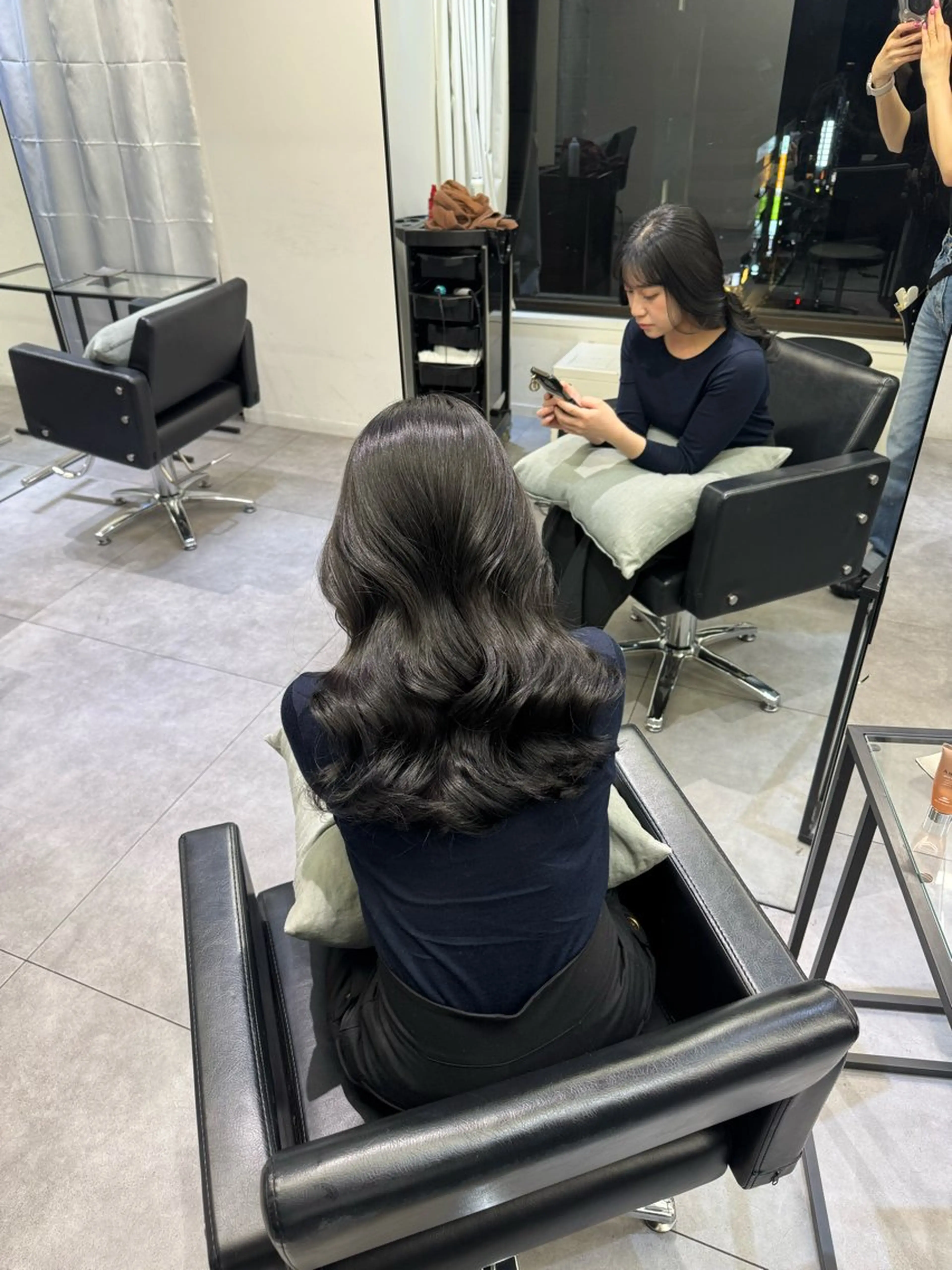 セミロング カラー AHNKISM所属・似合わせカット💎 トレンドレイヤーのヘアスタイル